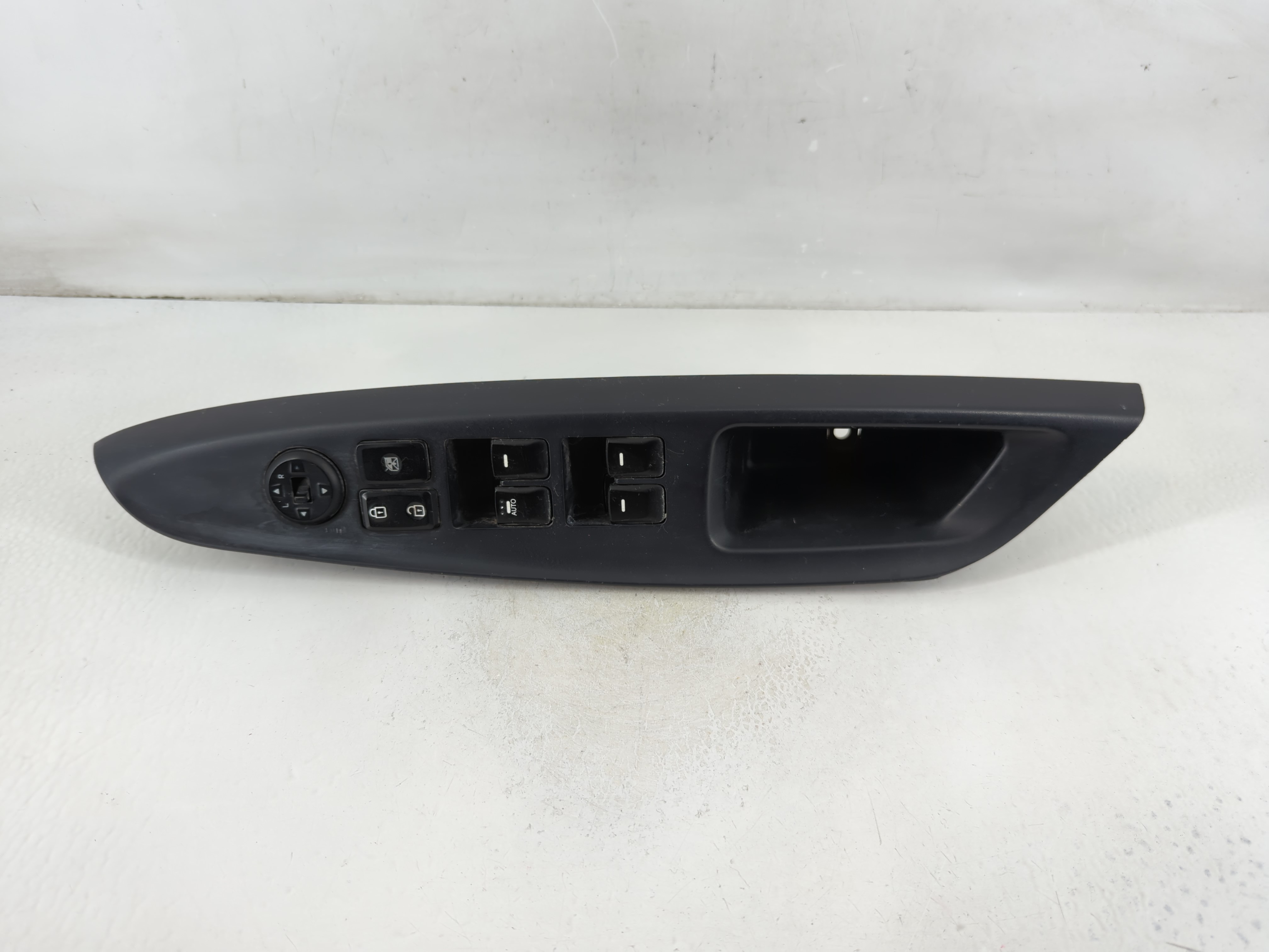 2012-2013 Kia Rio Driver Left Door Master Power Window Switch 1108208 - Oemusedautoparts1.com