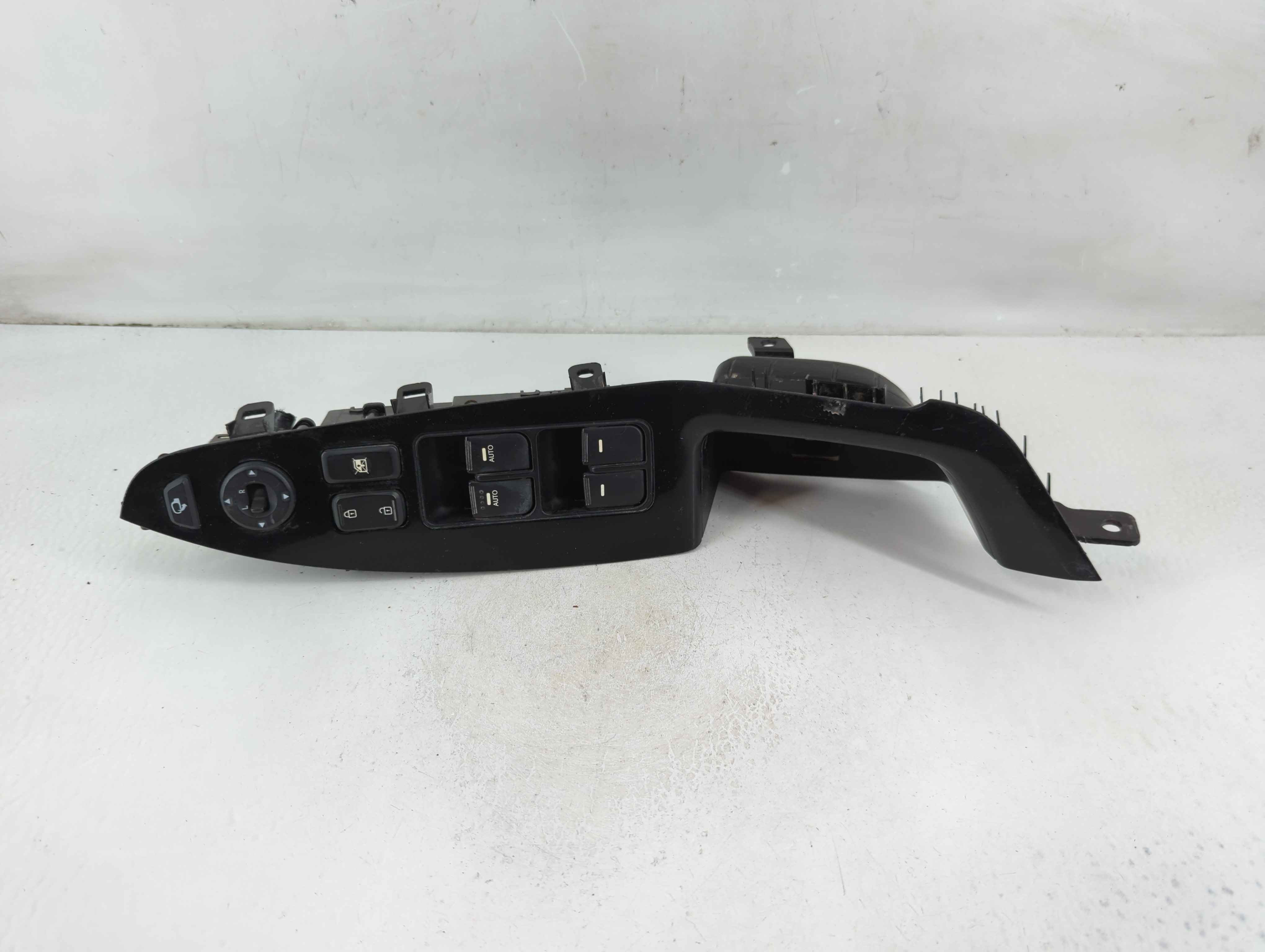2014-2016 Kia Optima Driver Left Door Master Power Window Switch 1108211 - Oemusedautoparts1.com