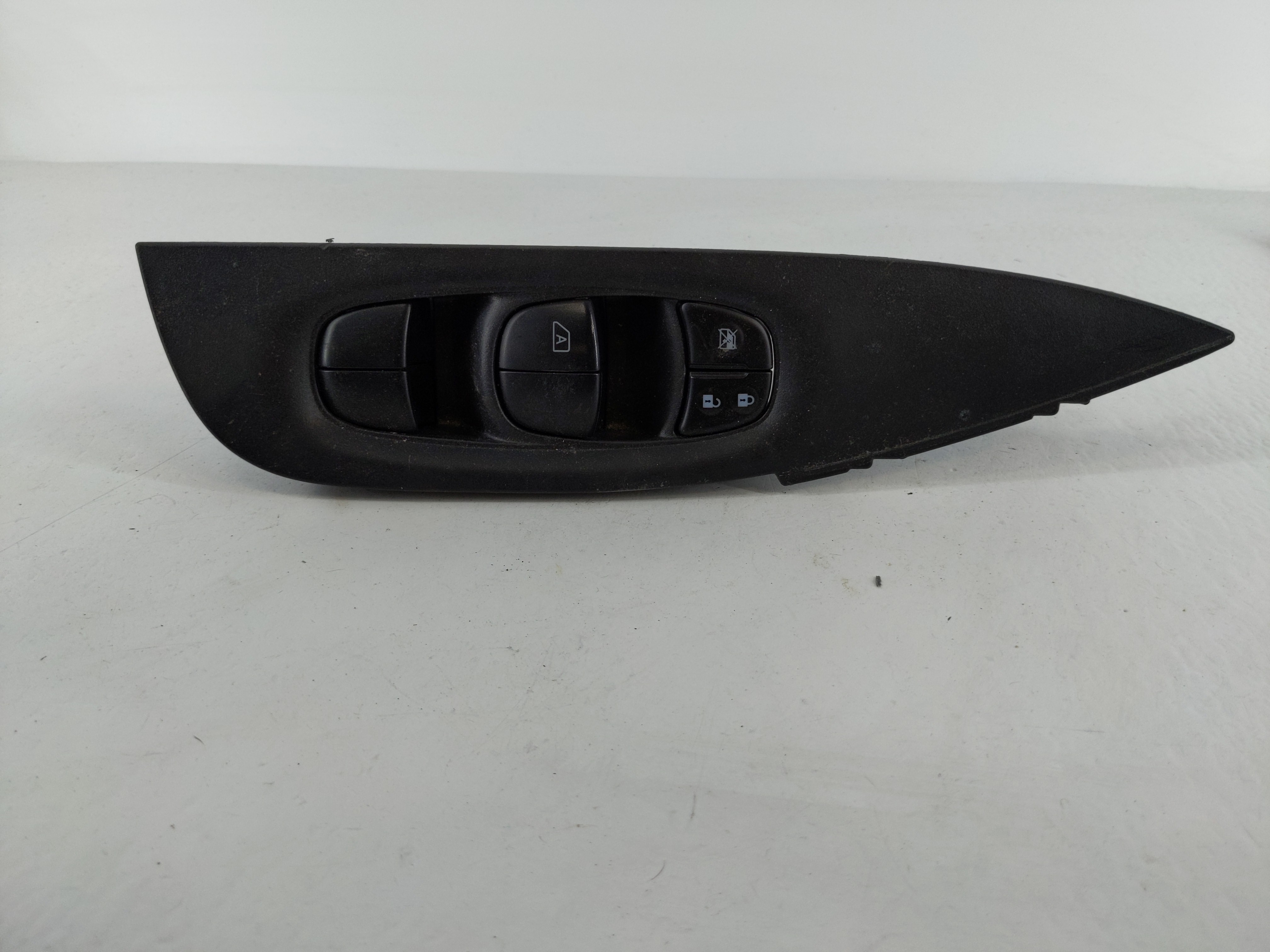 2014-2020 Nissan Rogue Driver Left Door Master Power Window Switch 1108214 - Oemusedautoparts1.com