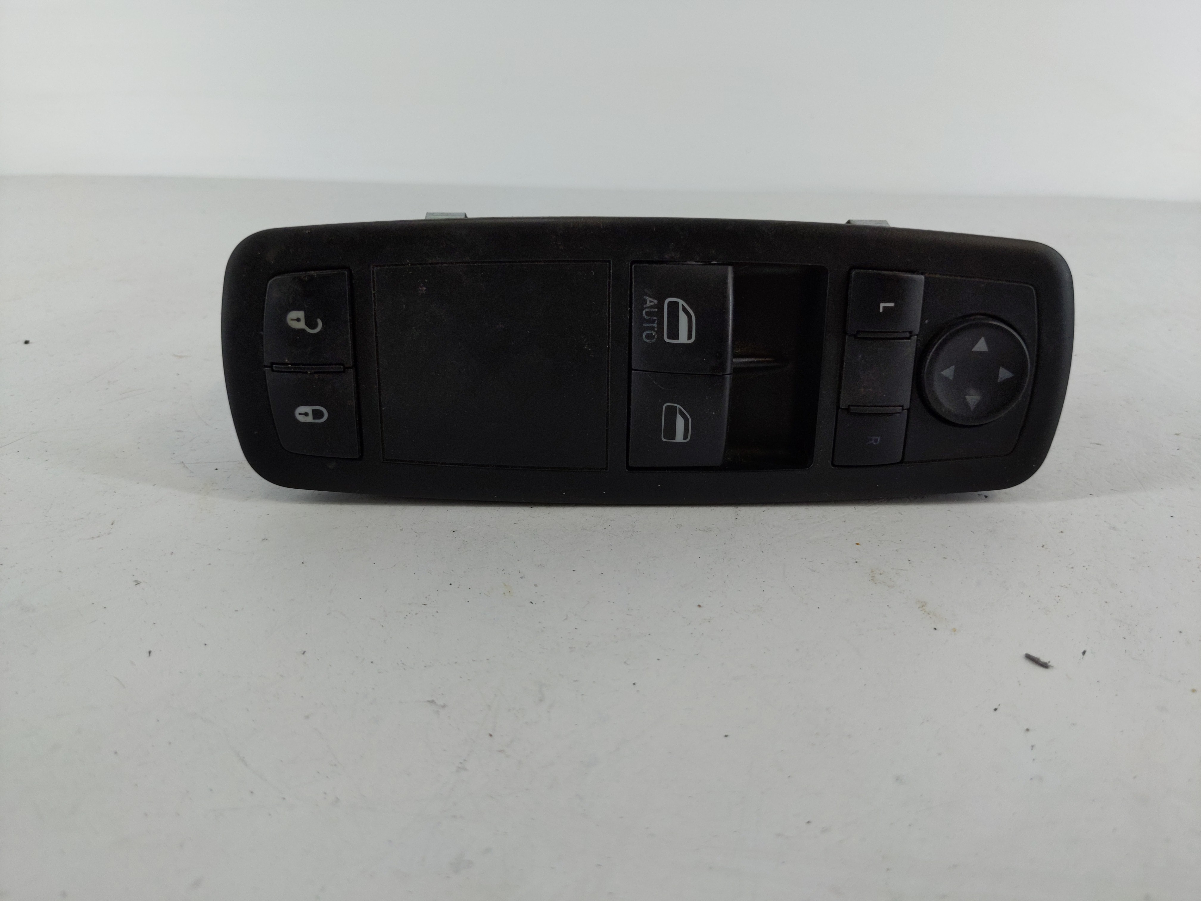 Dodge Caravan Driver Left Door Master Power Window Switch 68110870aa 1108220 - Oemusedautoparts1.com