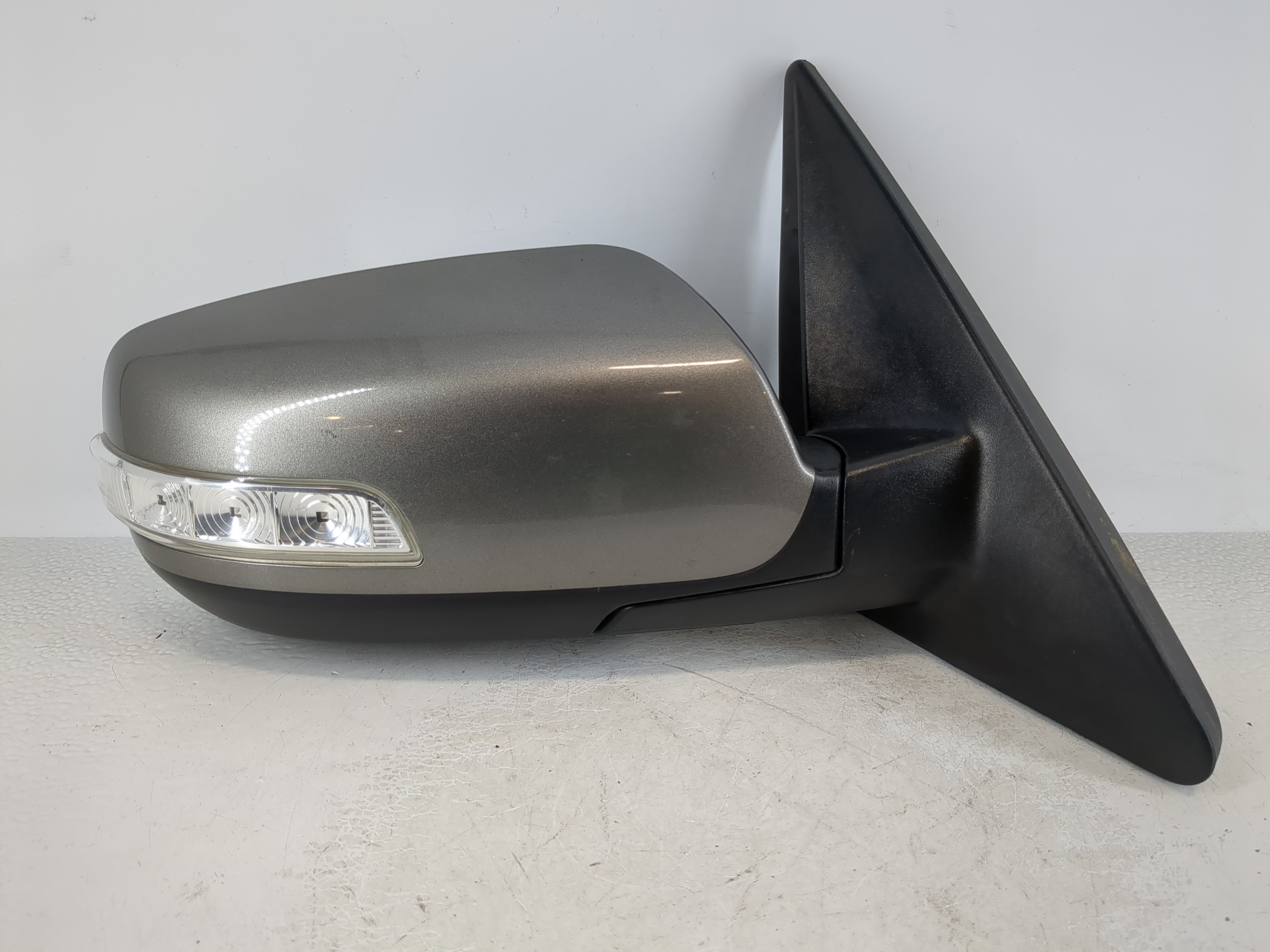 Picture of 2011-2015 Kia Sorento Passenger Right Side View Power Door Mirror Gray 1108247