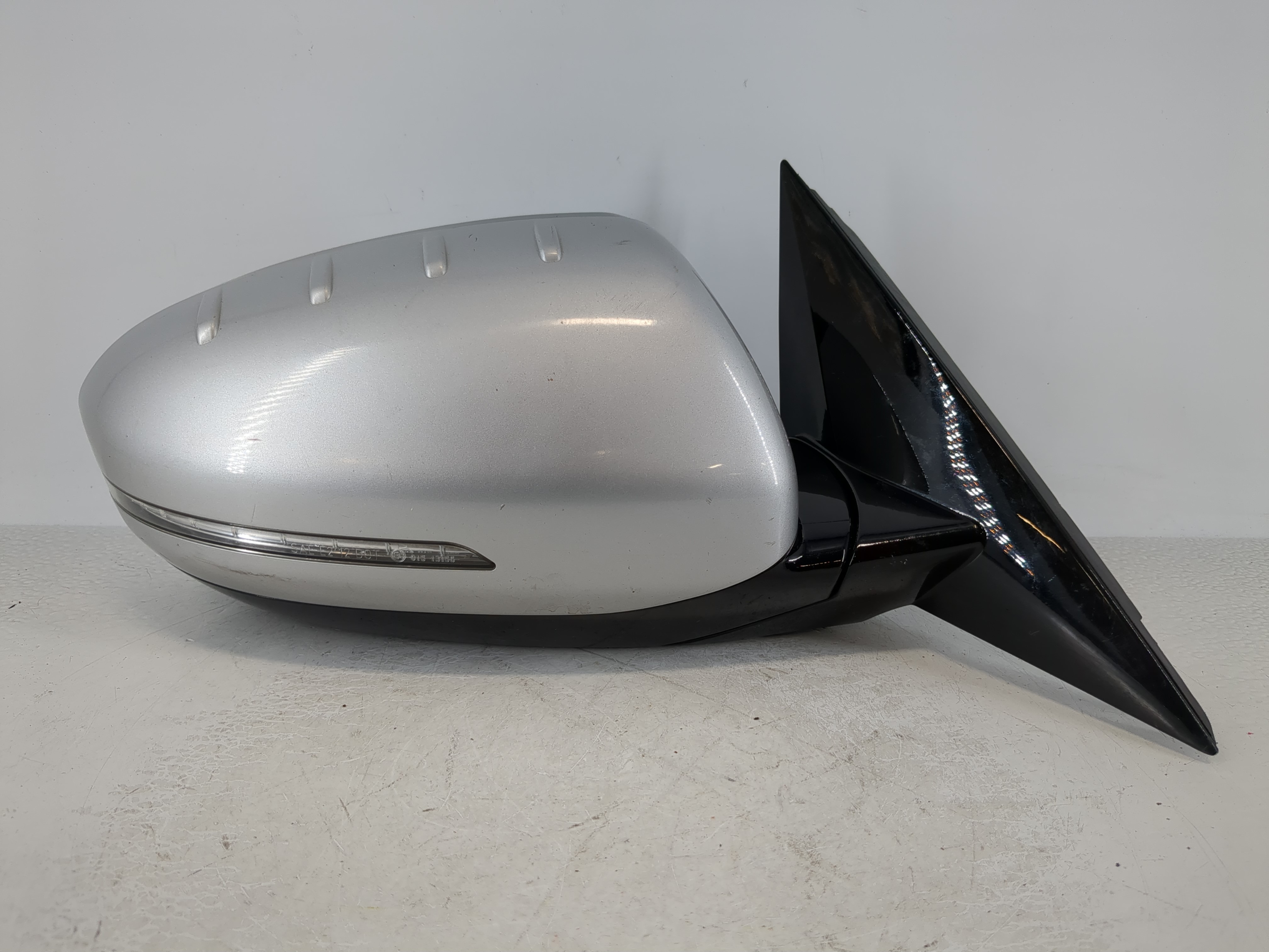 Picture of 2014-2016 Kia Cadenza Passenger Right Side View Power Door Mirror Silver 1108250
