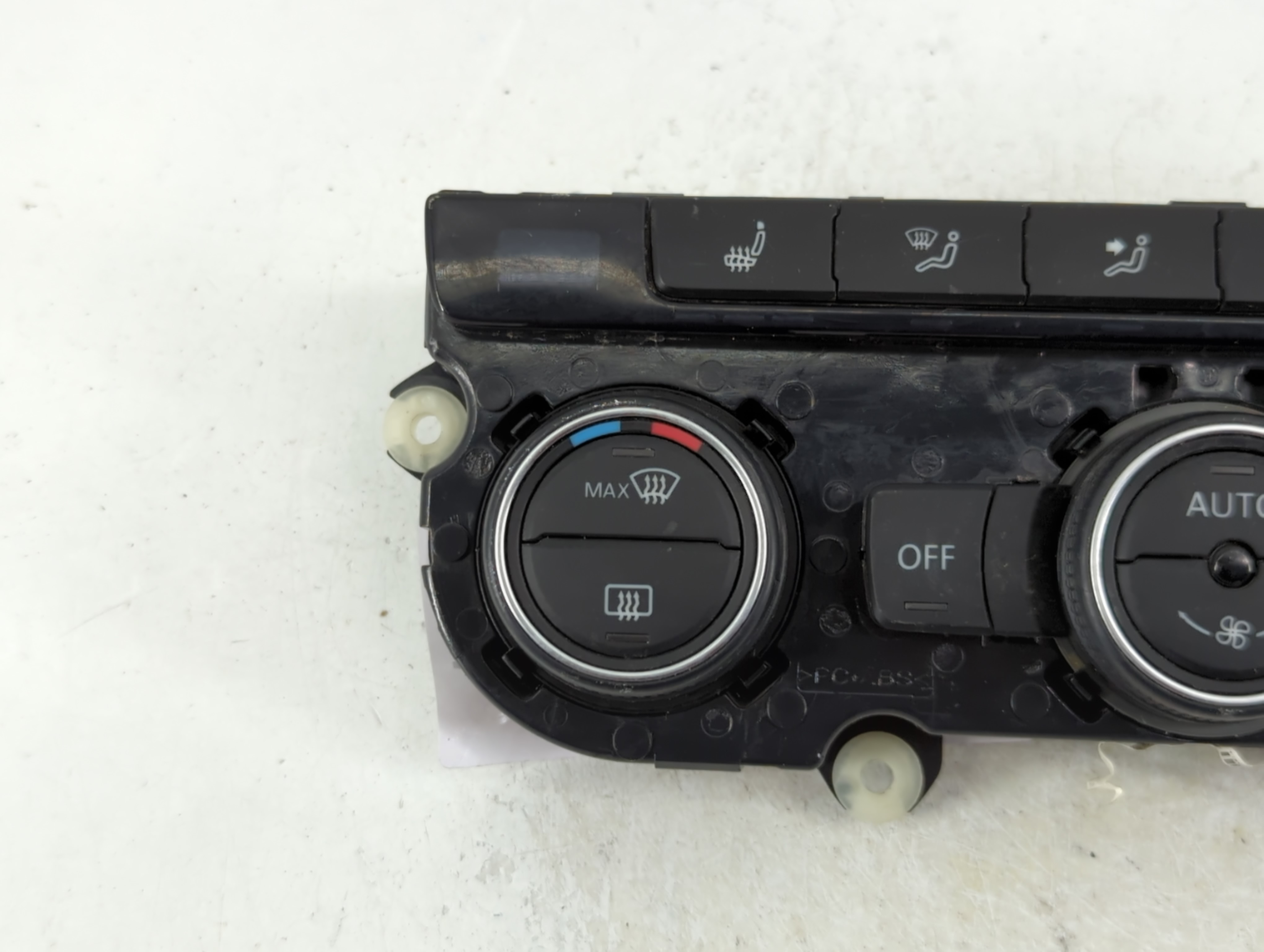 2016-2018 Volkswagen Passat Ac Heater Climate Control Am 561 90 1108295 - Oemusedautoparts1.com