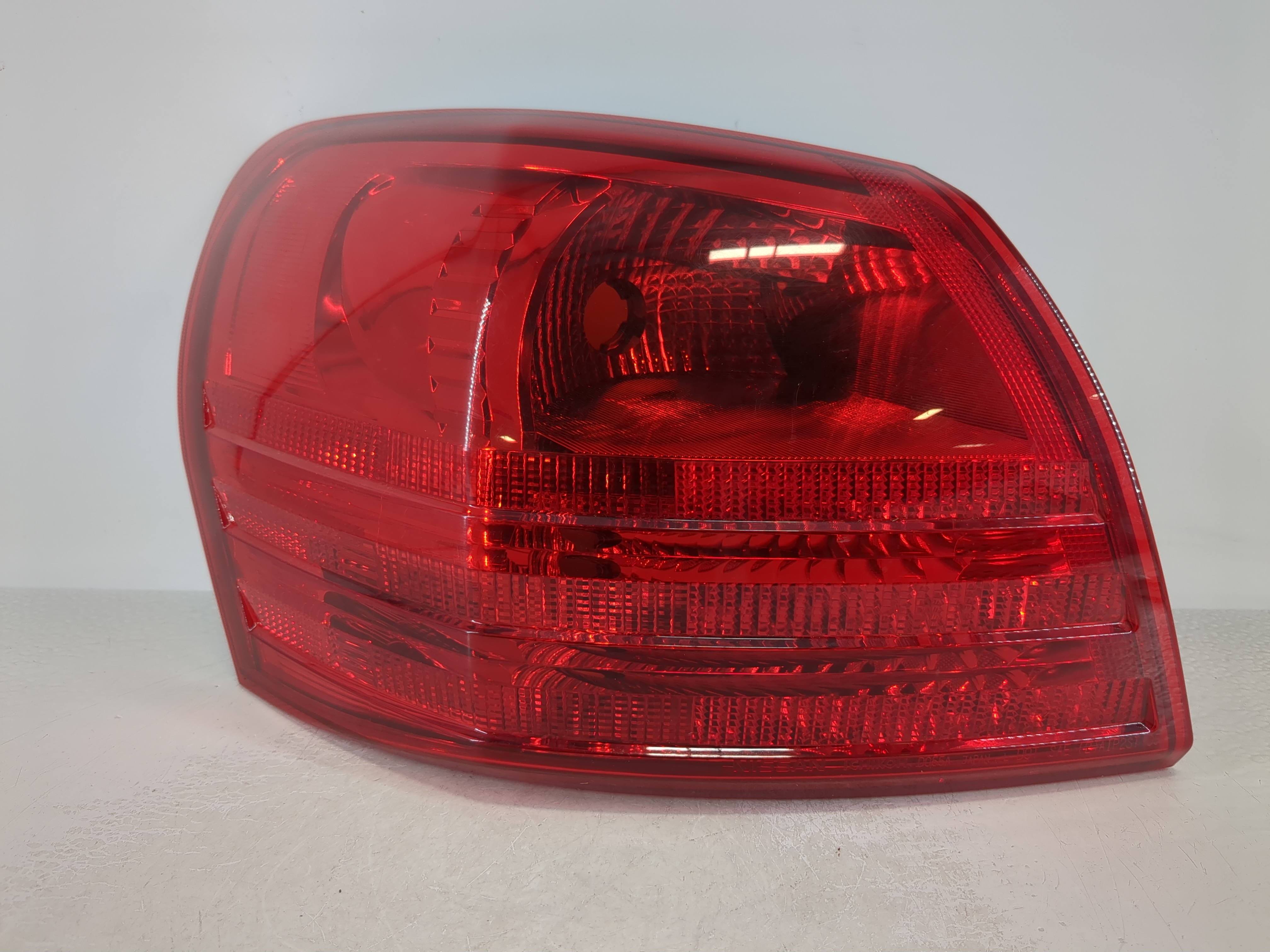 Picture of 2008-2015 Nissan Rogue Driver Left Side Tail Light Taillight Oem 1108331