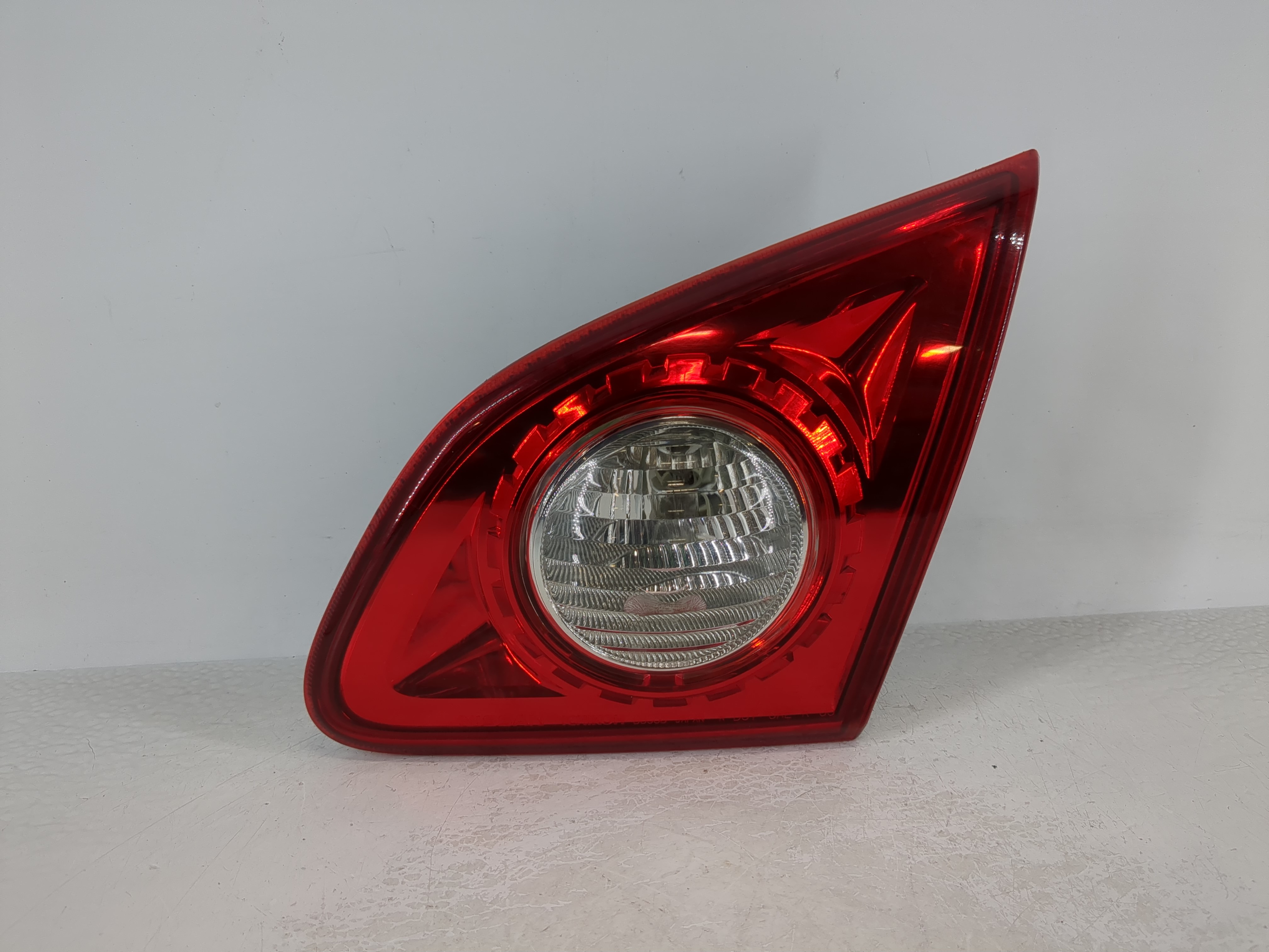 Picture of 2009-2015 Nissan Rogue Passenger Right Side Tail Light Taillight Oem 1108333
