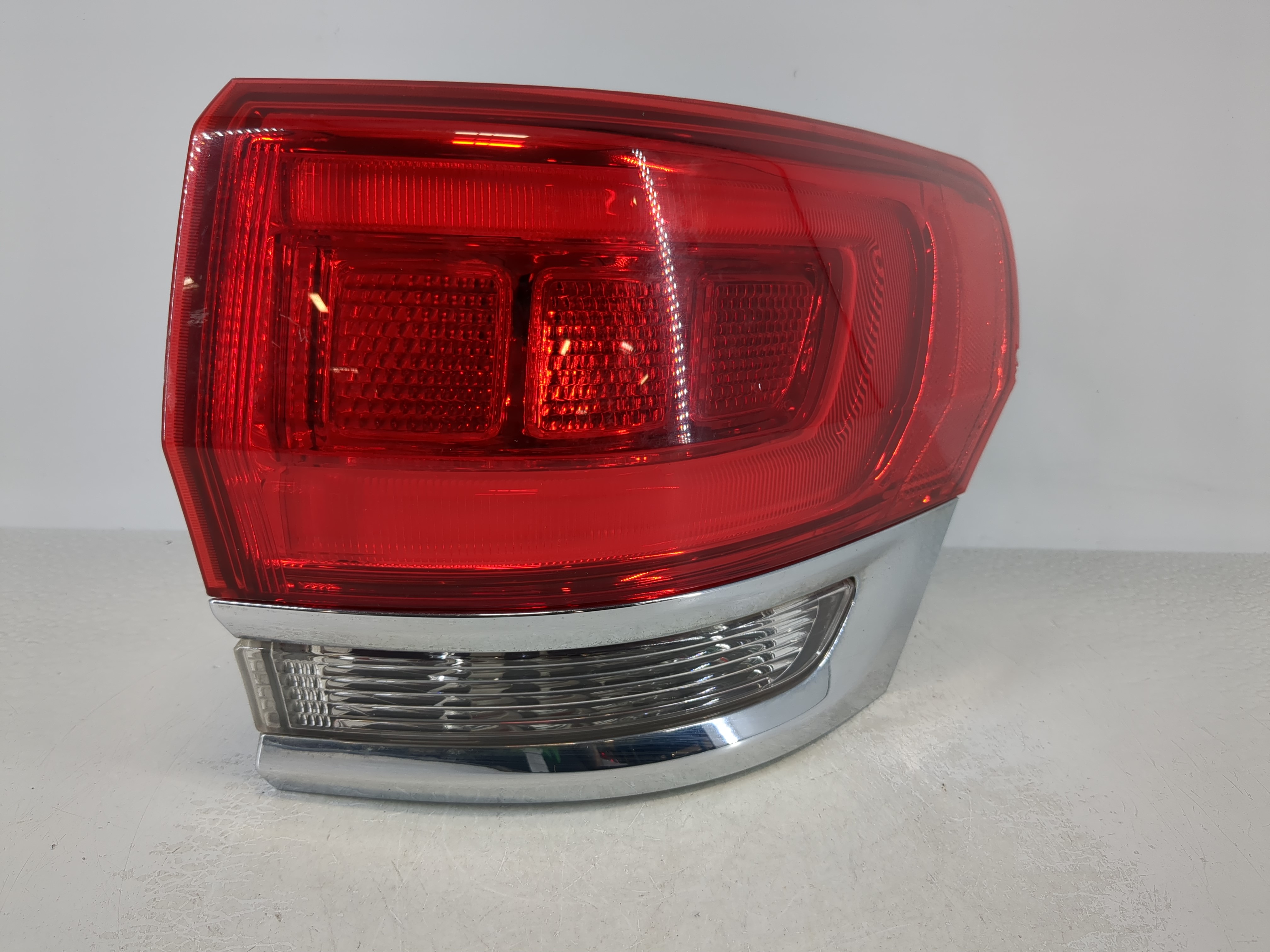 Picture of 2015 Jeep Grand Cherokee Passenger Right Side Tail Light Taillight Oem 1108336