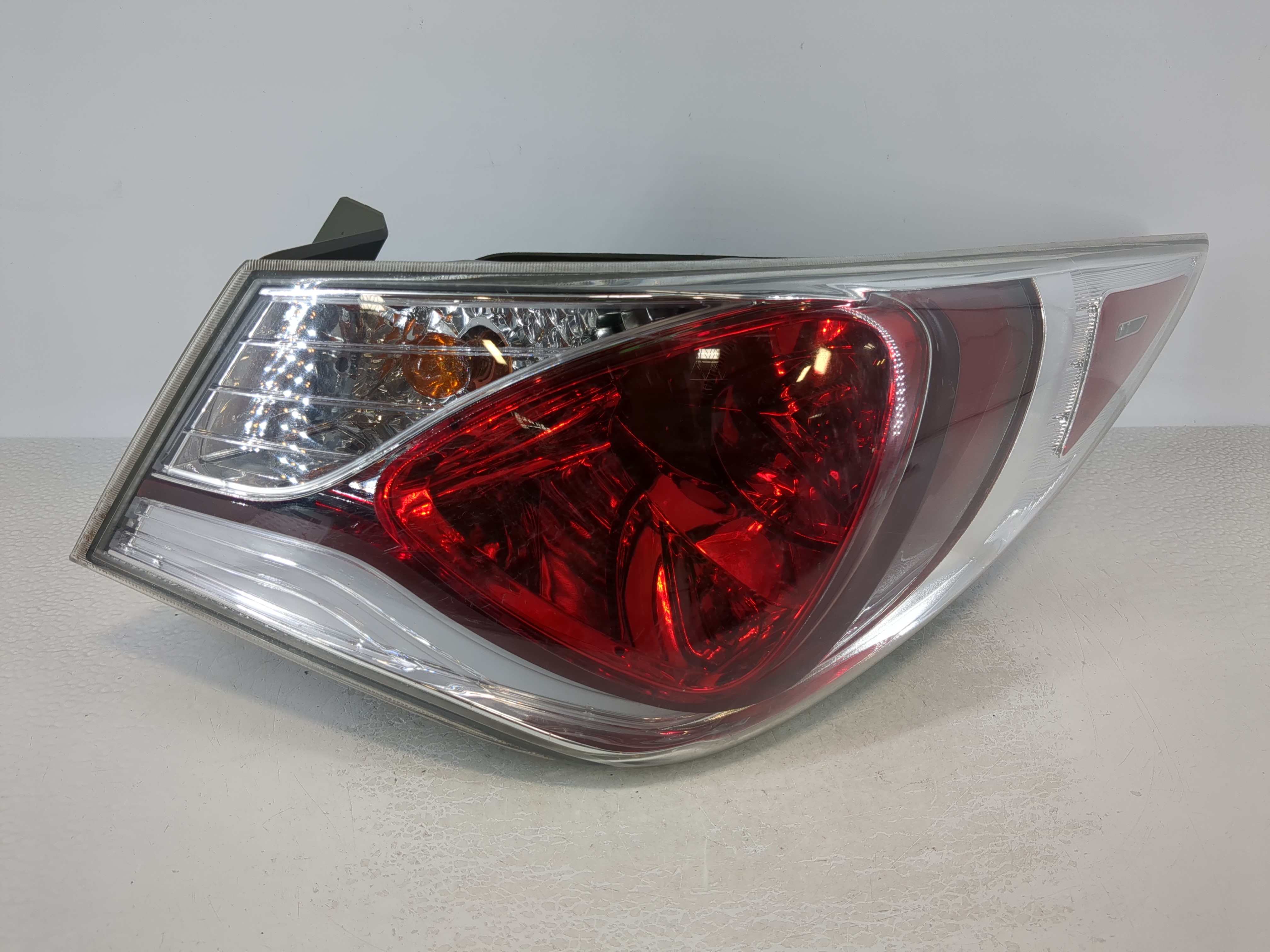Picture of 2011-2015 Hyundai Sonata Passenger Right Side Tail Light Taillight Oem 1108338