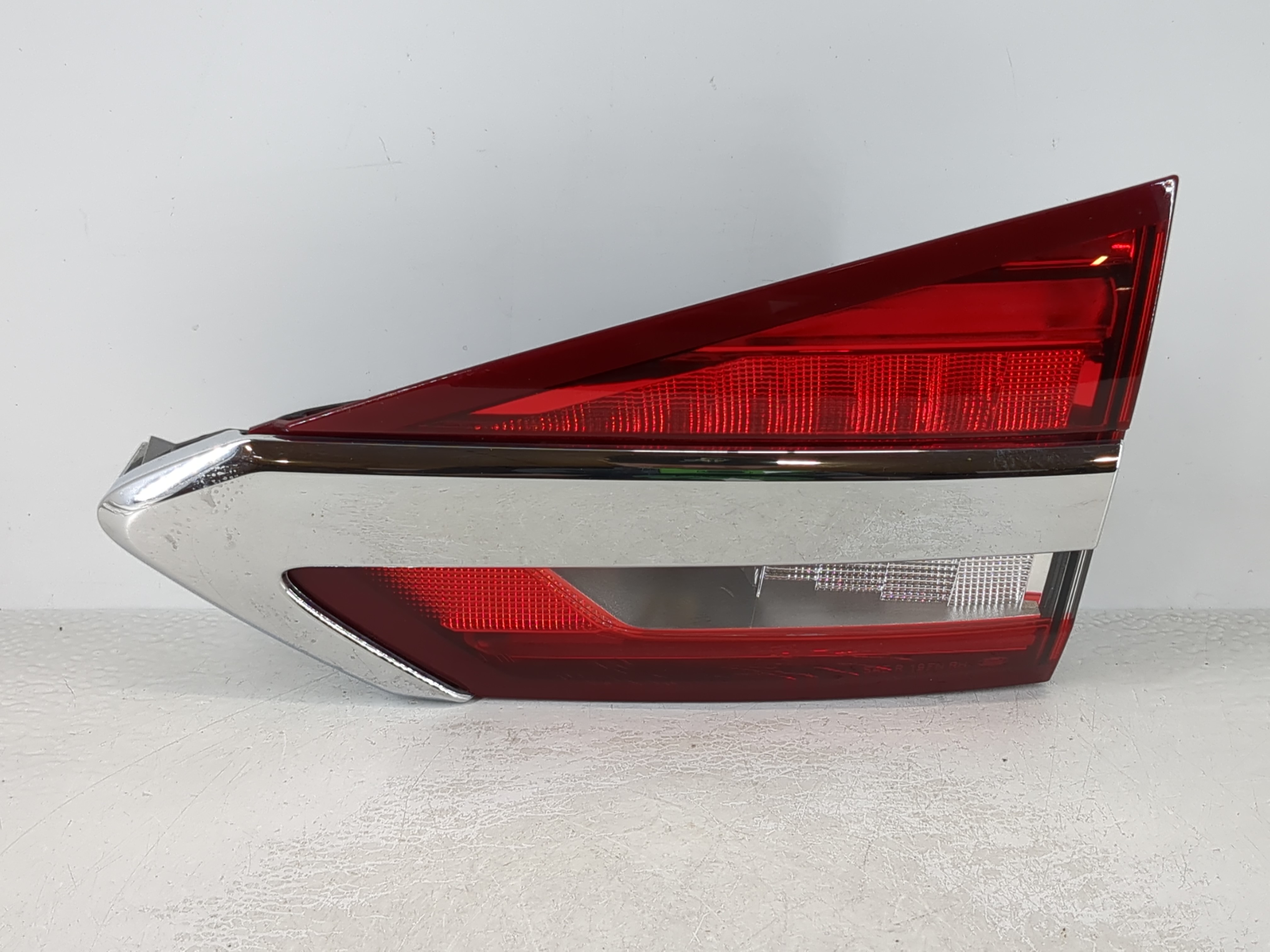 Picture of 2019-2020 Ford Fusion Passenger Right Side Tail Light Taillight Oem 1108342