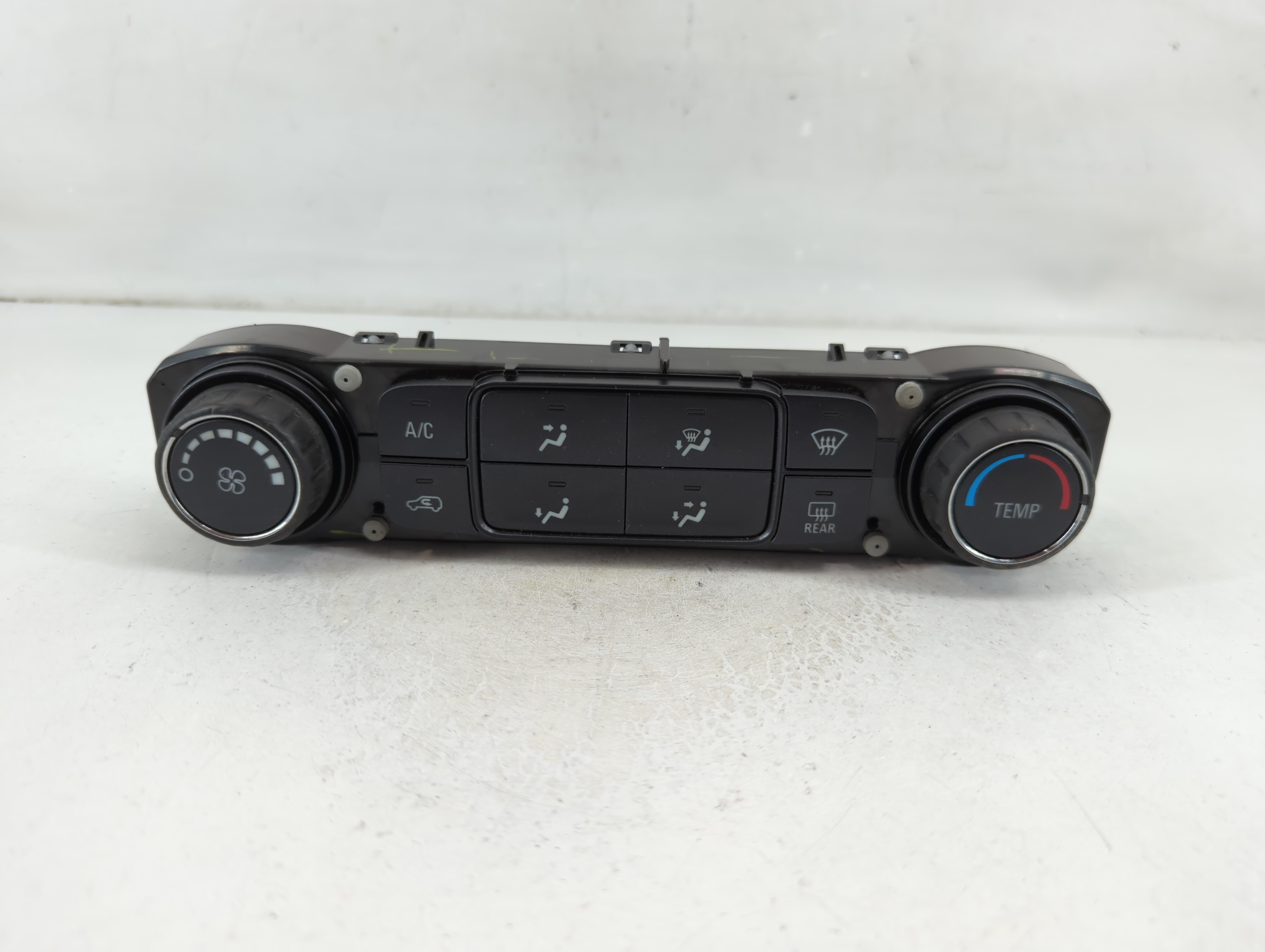 2014-2019 Chevrolet Silverado 1500 Ac Heater Climate Control 23486615 1108347 - Oemusedautoparts1.com