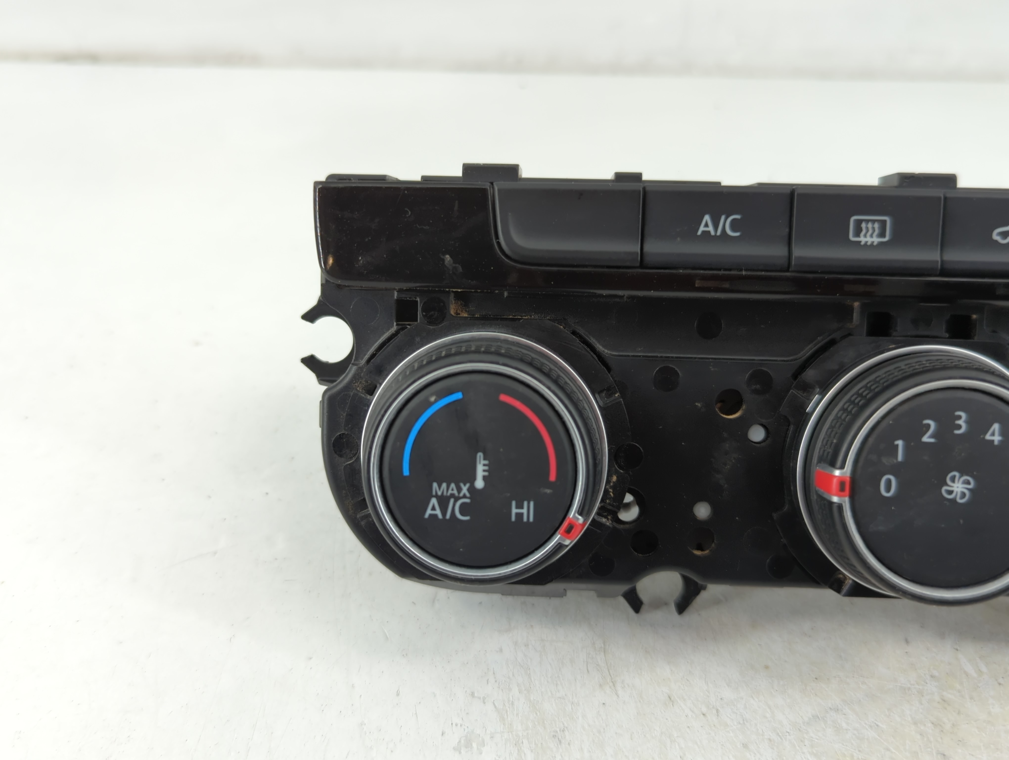 2018-2018 Volkswagen Tiguan Ac Heater Climate Control 90156-274 1108356 - Oemusedautoparts1.com