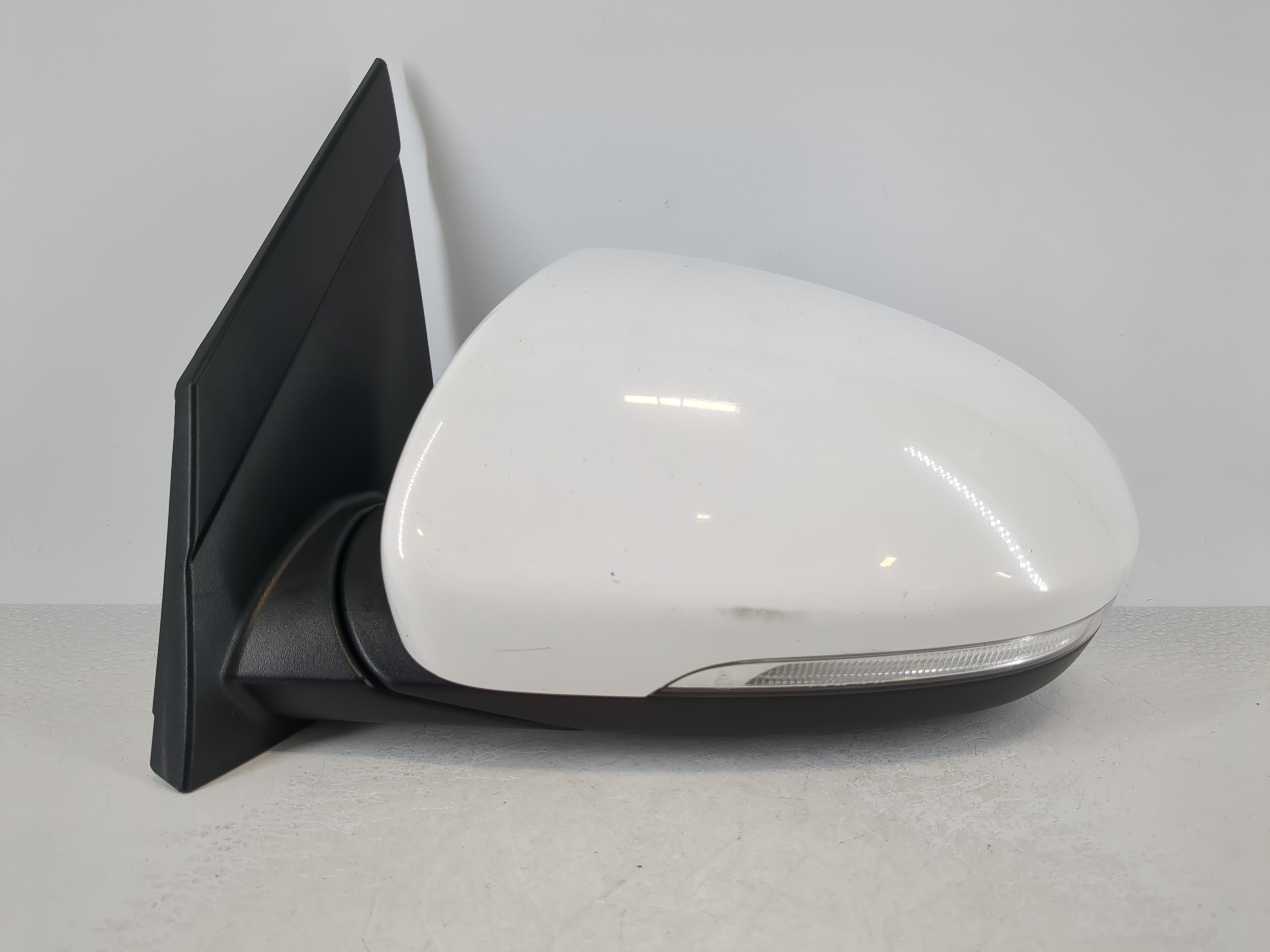 Picture of 2016-2018 Hyundai Tucson Driver Left Side View Power Door Mirror White 1108383