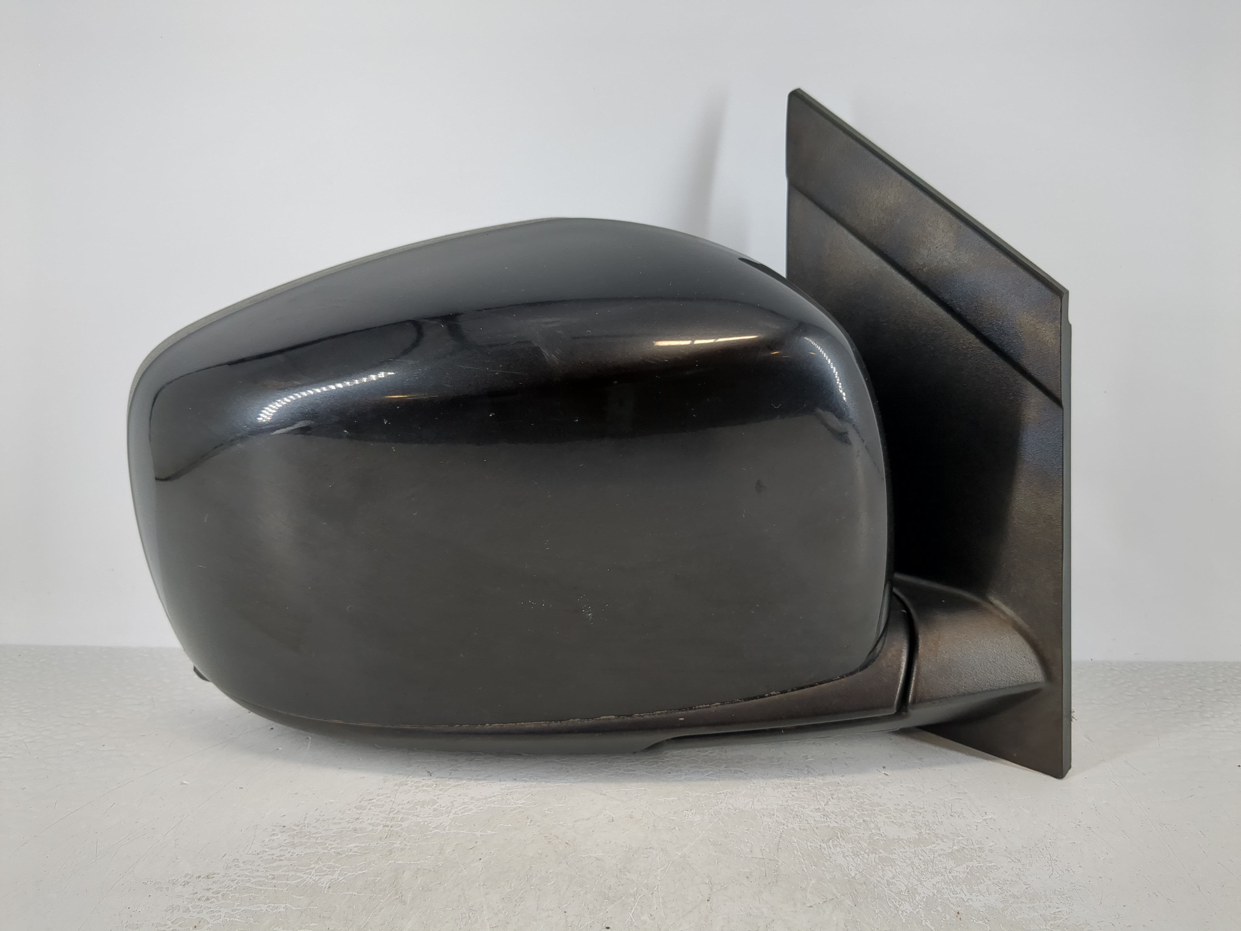 2011 Chrysler Town & Country Passenger Right Side View Power Door Mirror 1108384 - Oemusedautoparts1.com