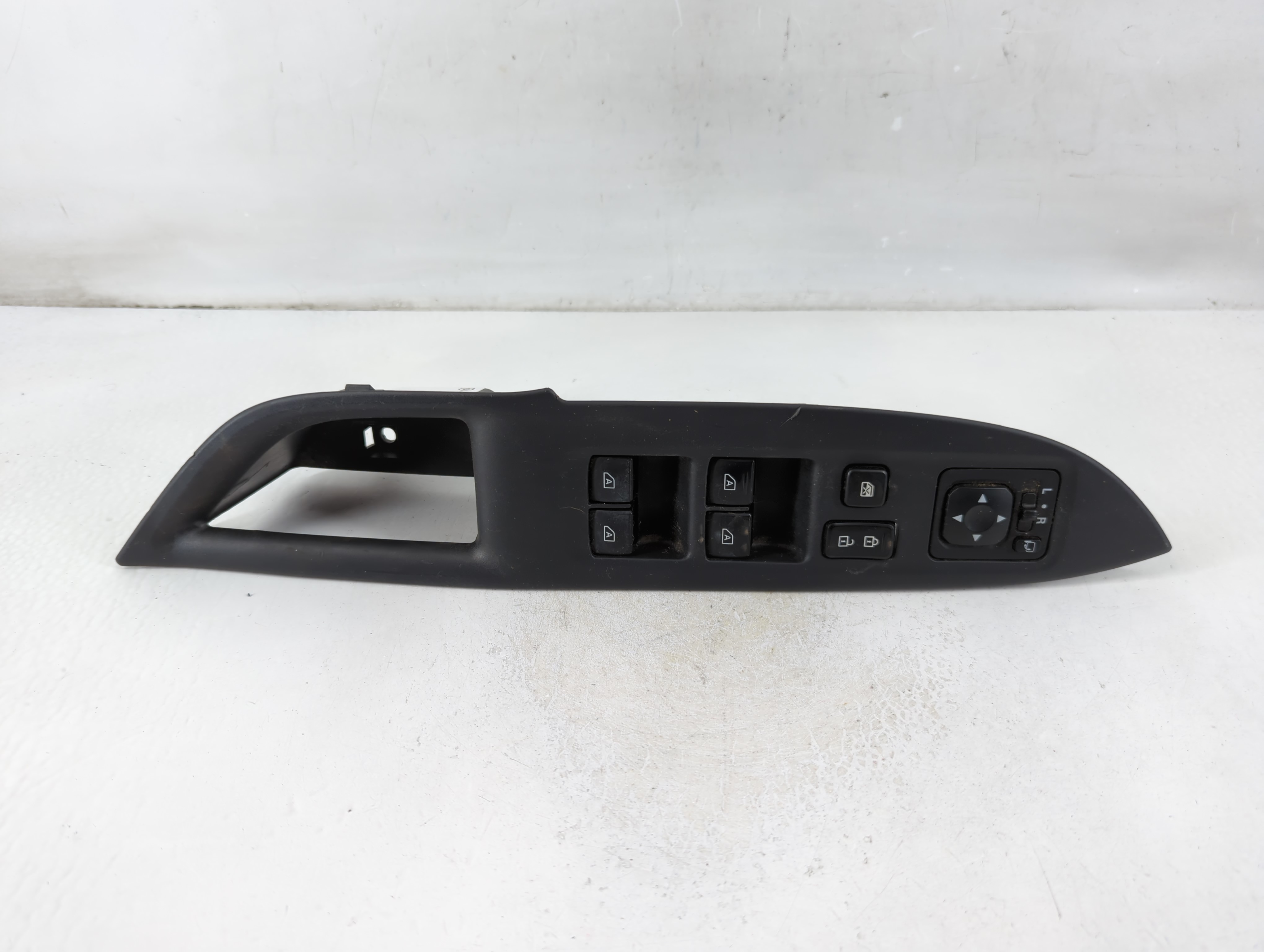 2020 Mitsubishi Outlander Driver Left Door Master Power Window Switch 1108386 - Oemusedautoparts1.com