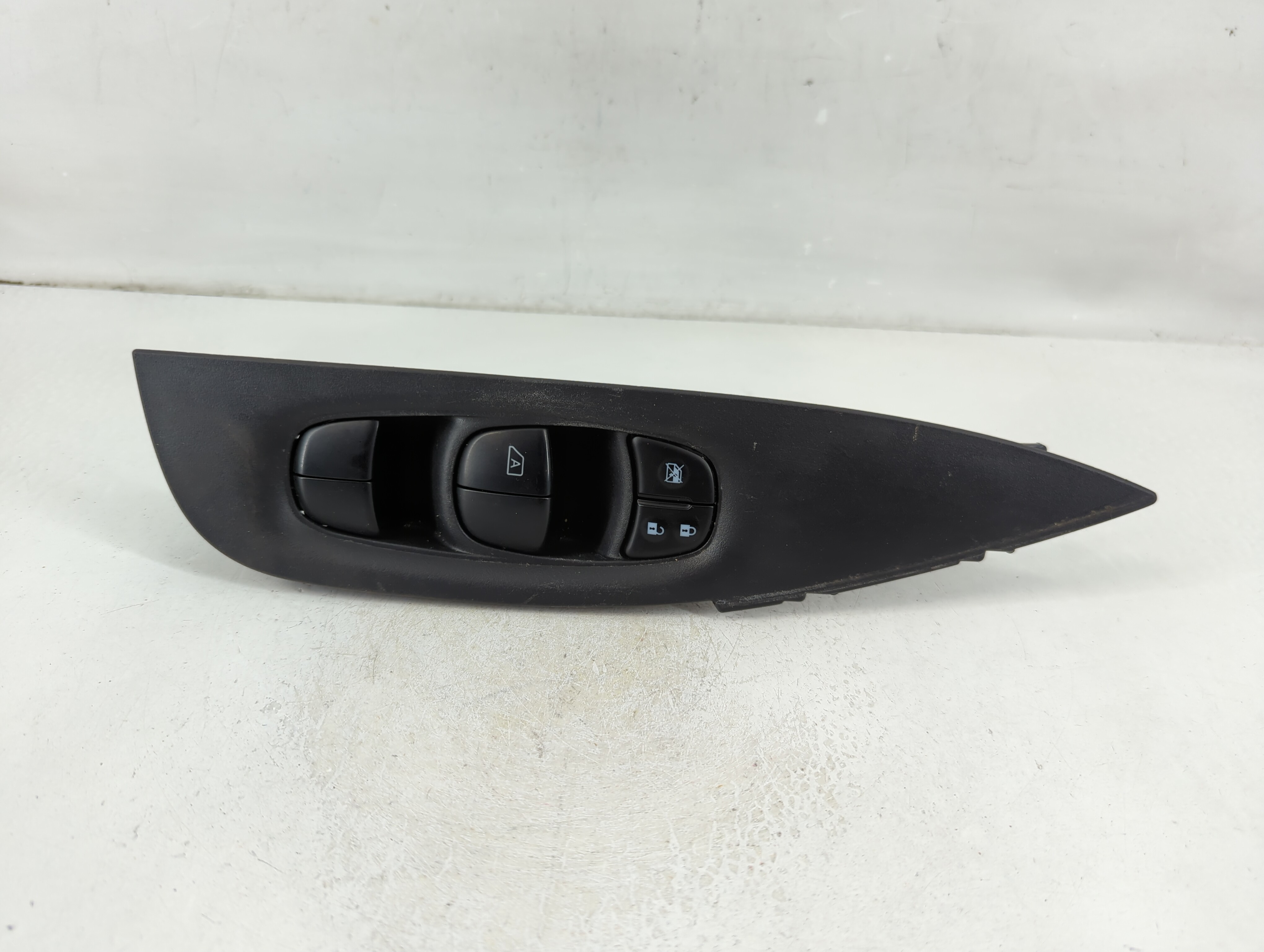 2014-2020 Nissan Rogue Driver Left Door Master Power Window Switch 1108390 - Oemusedautoparts1.com