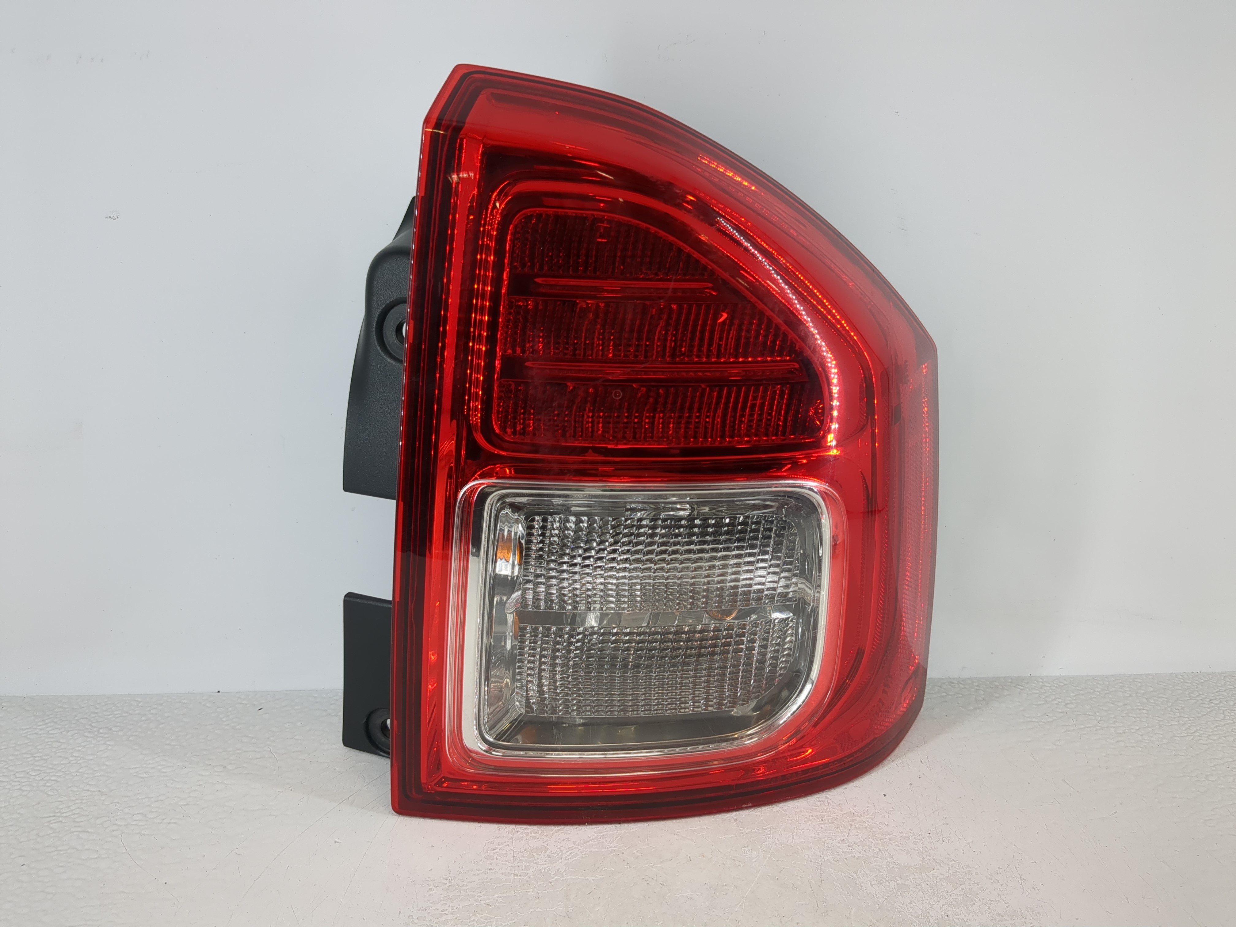 Picture of 2011-2013 Jeep Compass Passenger Right Side Tail Light Taillight Oem 1108430