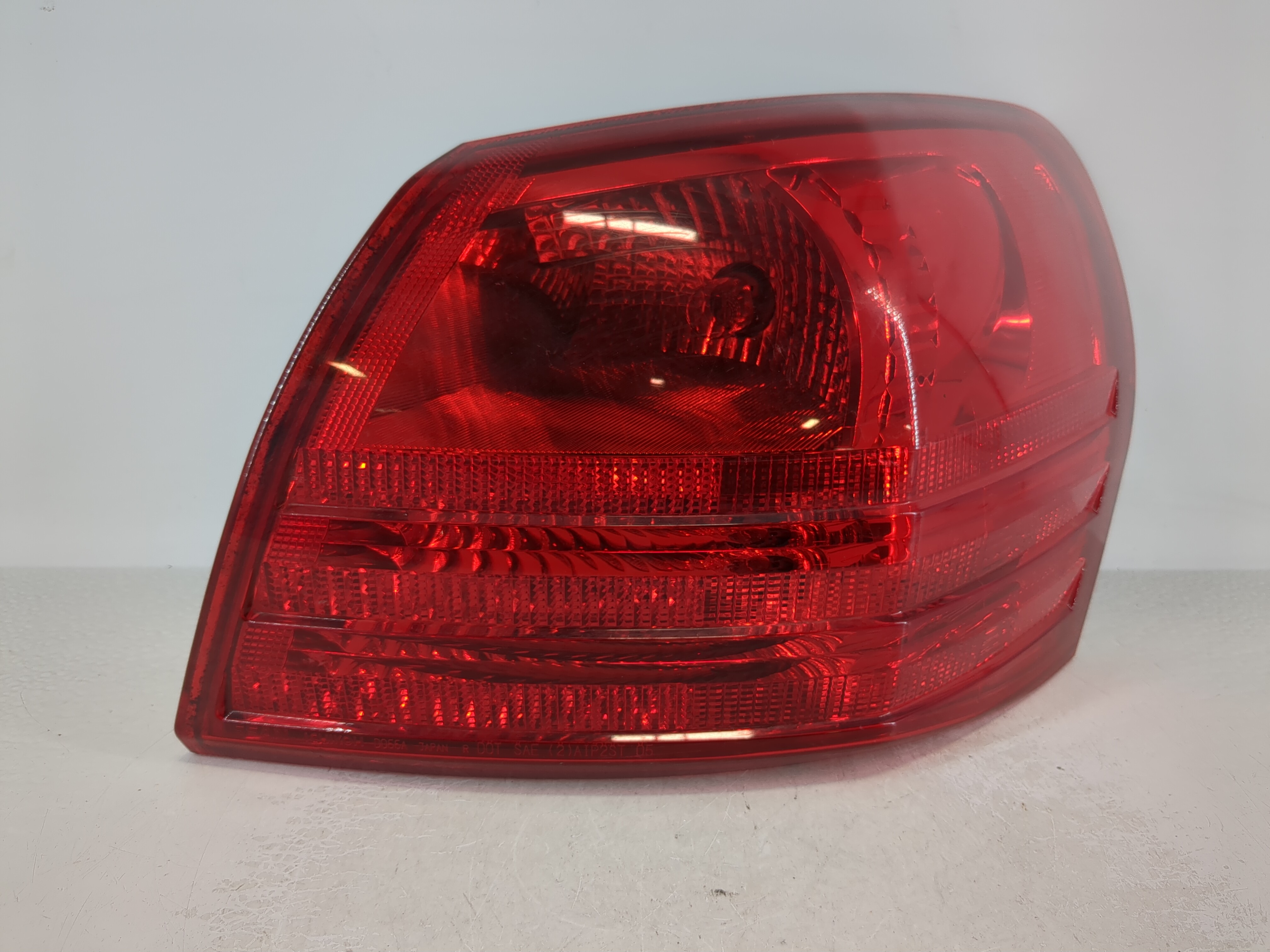 Picture of 2008-2015 Nissan Rogue Passenger Right Side Tail Light Taillight Oem 1108432