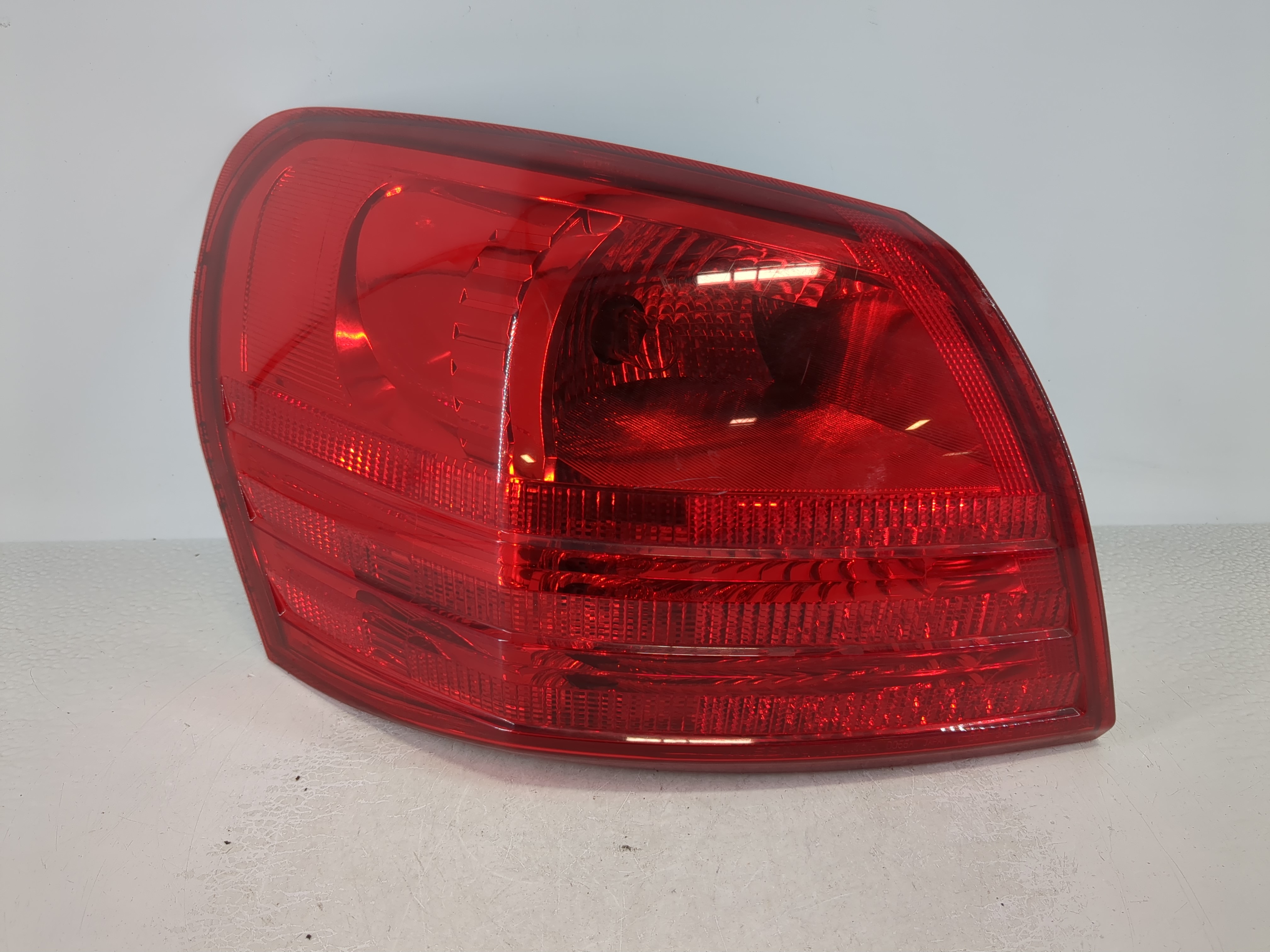 Picture of 2008-2015 Nissan Rogue Driver Left Side Tail Light Taillight Oem 1108435