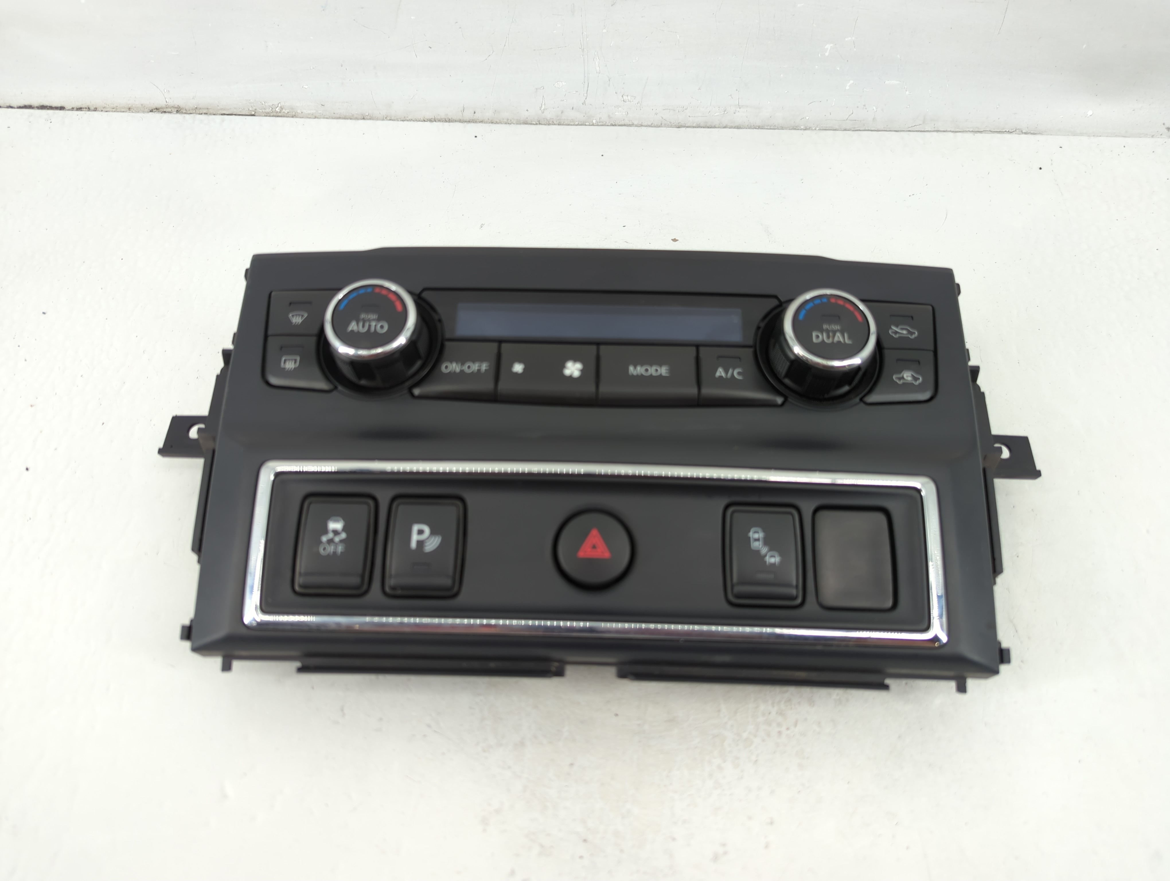 Volkswagen Tiguan Ac Heater Climate Control 27500 Ez20b 1108436 - Oemusedautoparts1.com