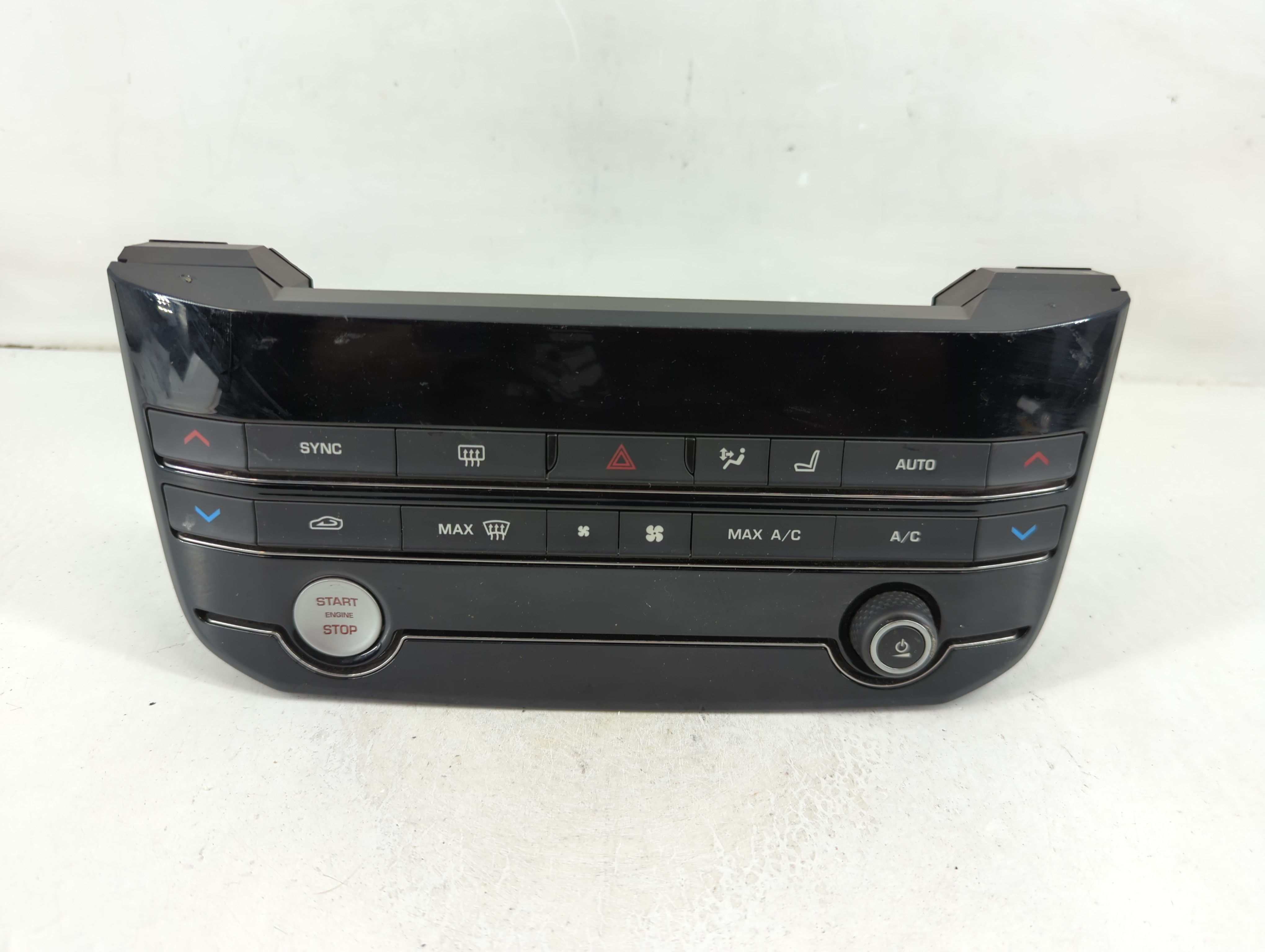 2016-2017 Jaguar Xf Ac Heater Climate Control Gx63-18c858-rd 1108444 - Oemusedautoparts1.com