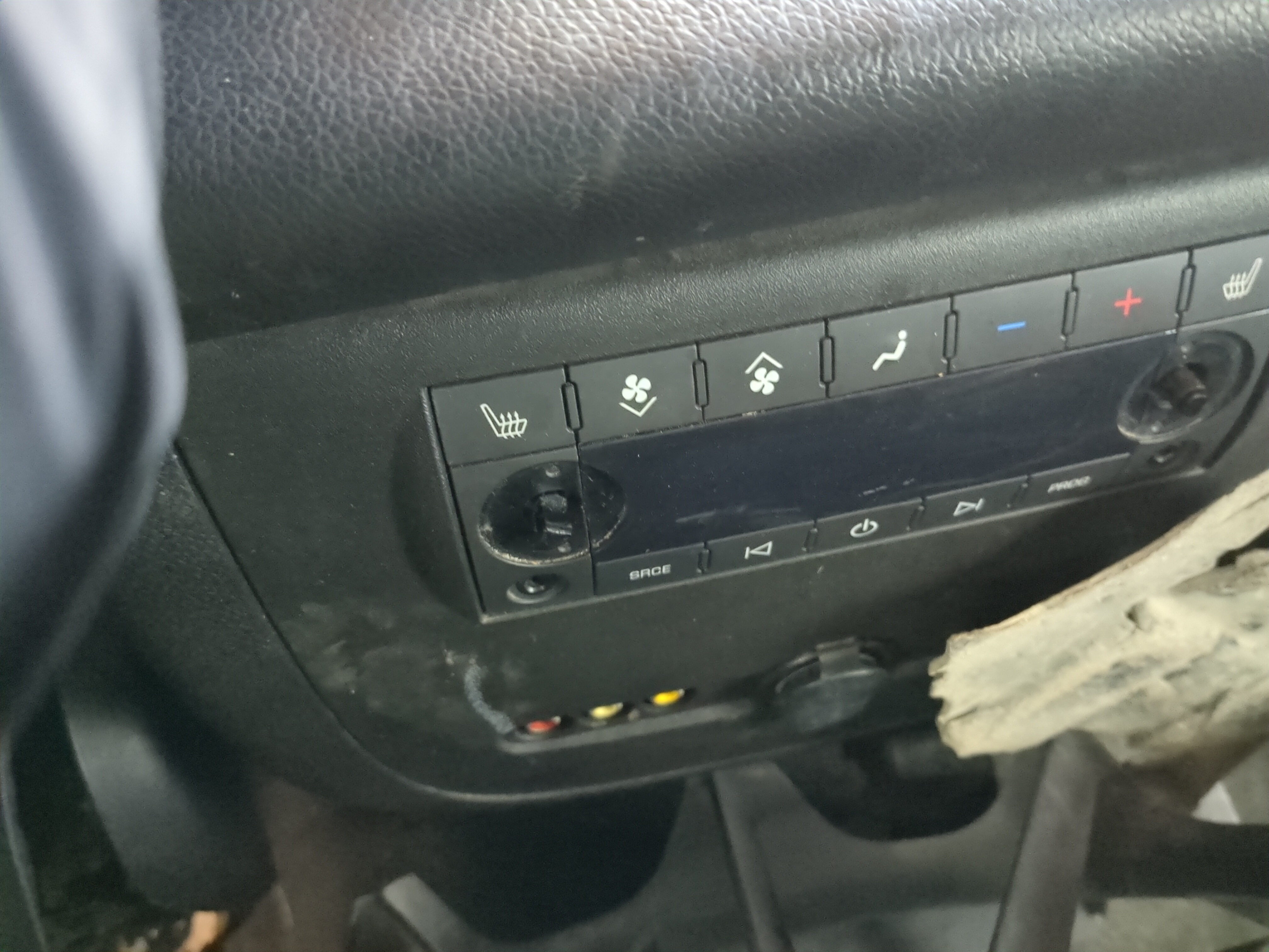 Chevrolet Suburban Ac Heater Roof Climate Control 1108476 - Oemusedautoparts1.com