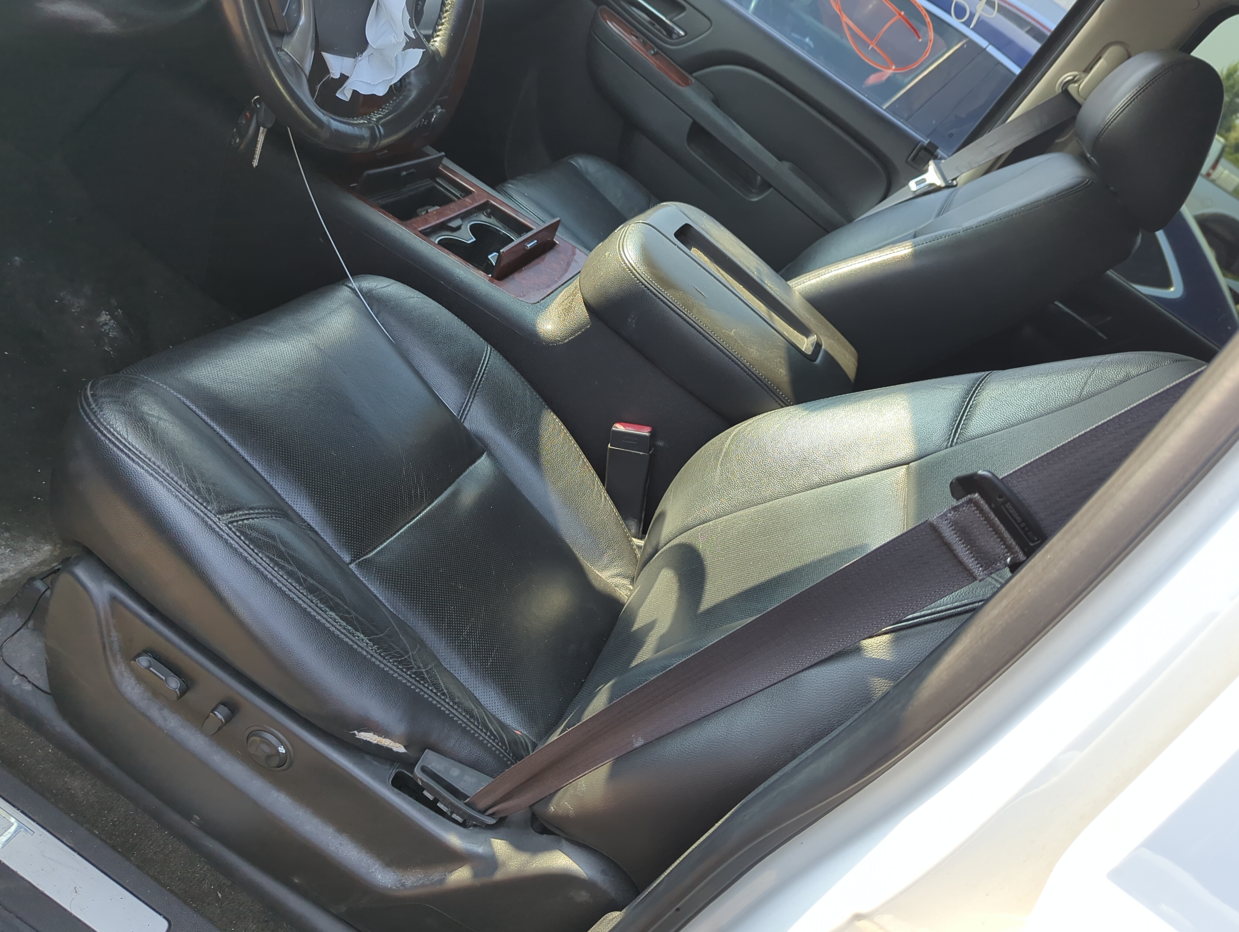 Picture of Chevrolet Suburban Driver Front Seat Oem 1108560