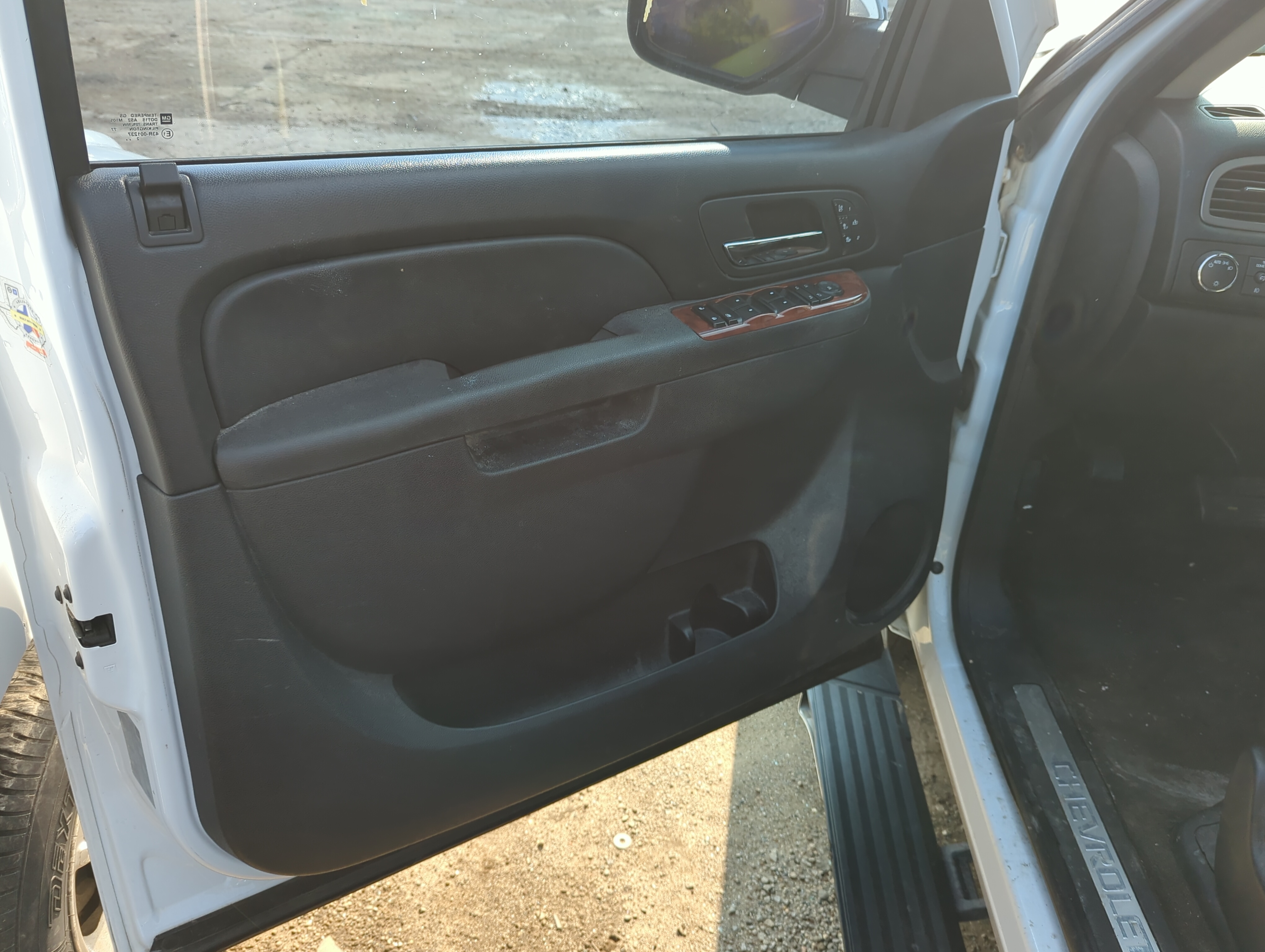 Picture of 2013 Chevrolet Suburban Front Left Driver Interior Door Panel Trim 1108581