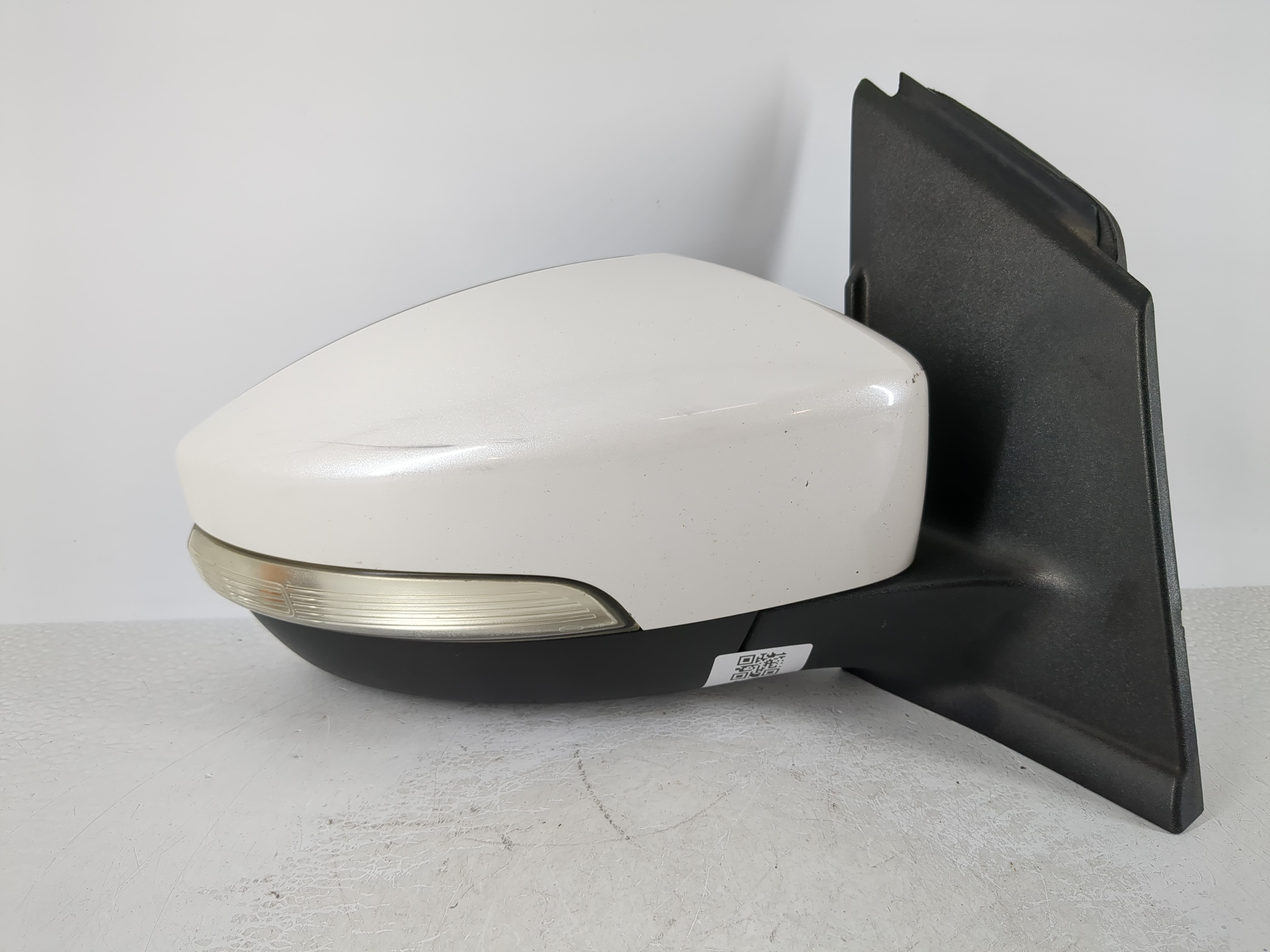 2017-2019 Ford Escape Passenger Right Side View Power Door Mirror White 1108655 - Oemusedautoparts1.com