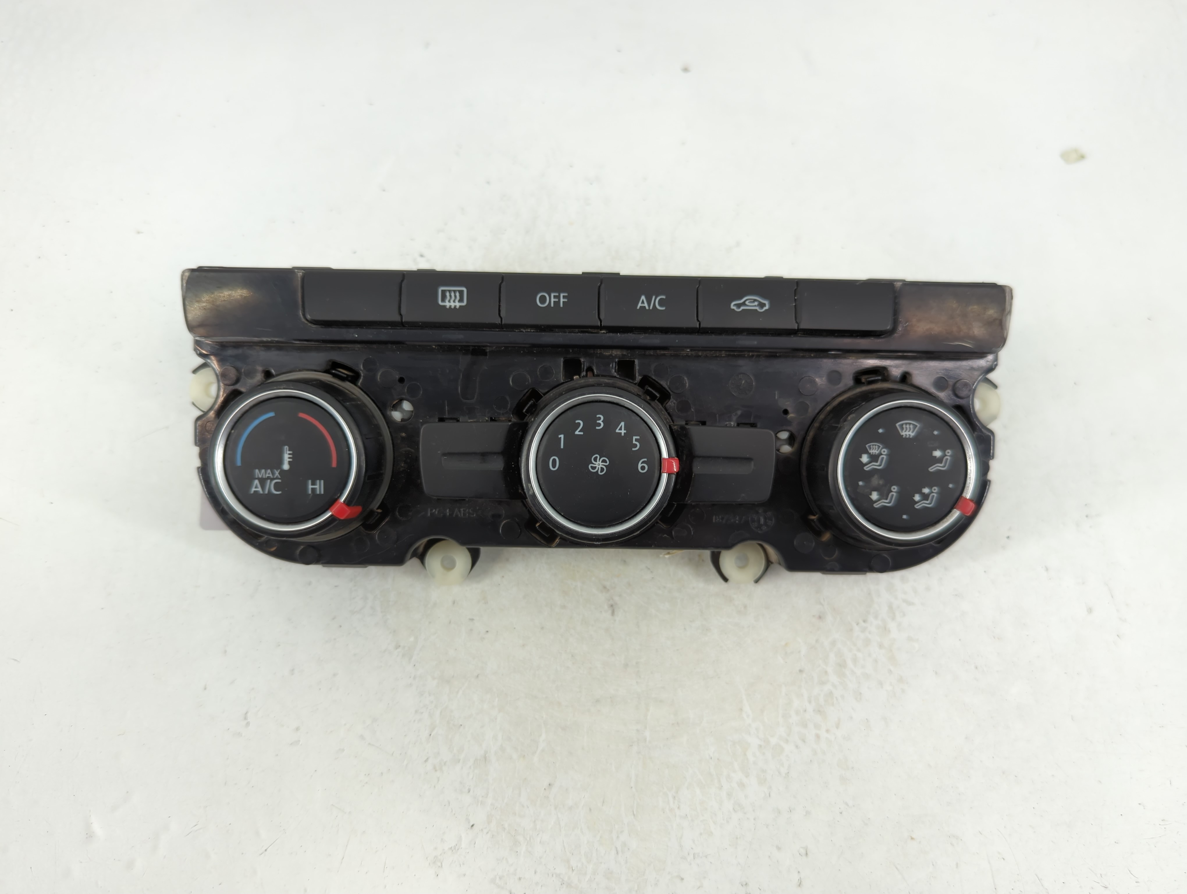 2013-2015 Volkswagen Passat Ac Heater Climate Control 561 907 426 B 1108671 - Oemusedautoparts1.com