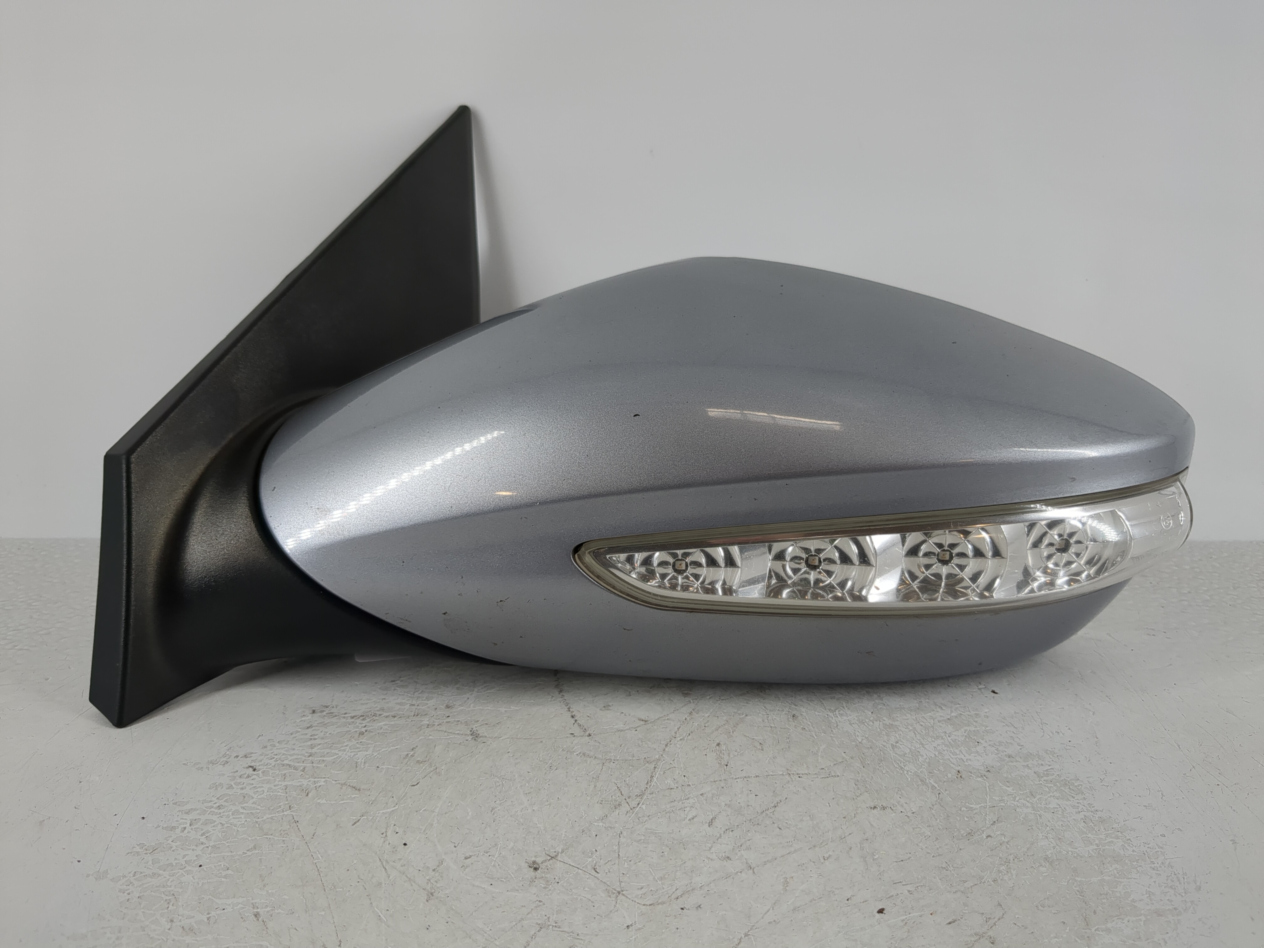 2011-2015 Hyundai Sonata Driver Left Side View Power Door Mirror Silver 1108714 - Oemusedautoparts1.com