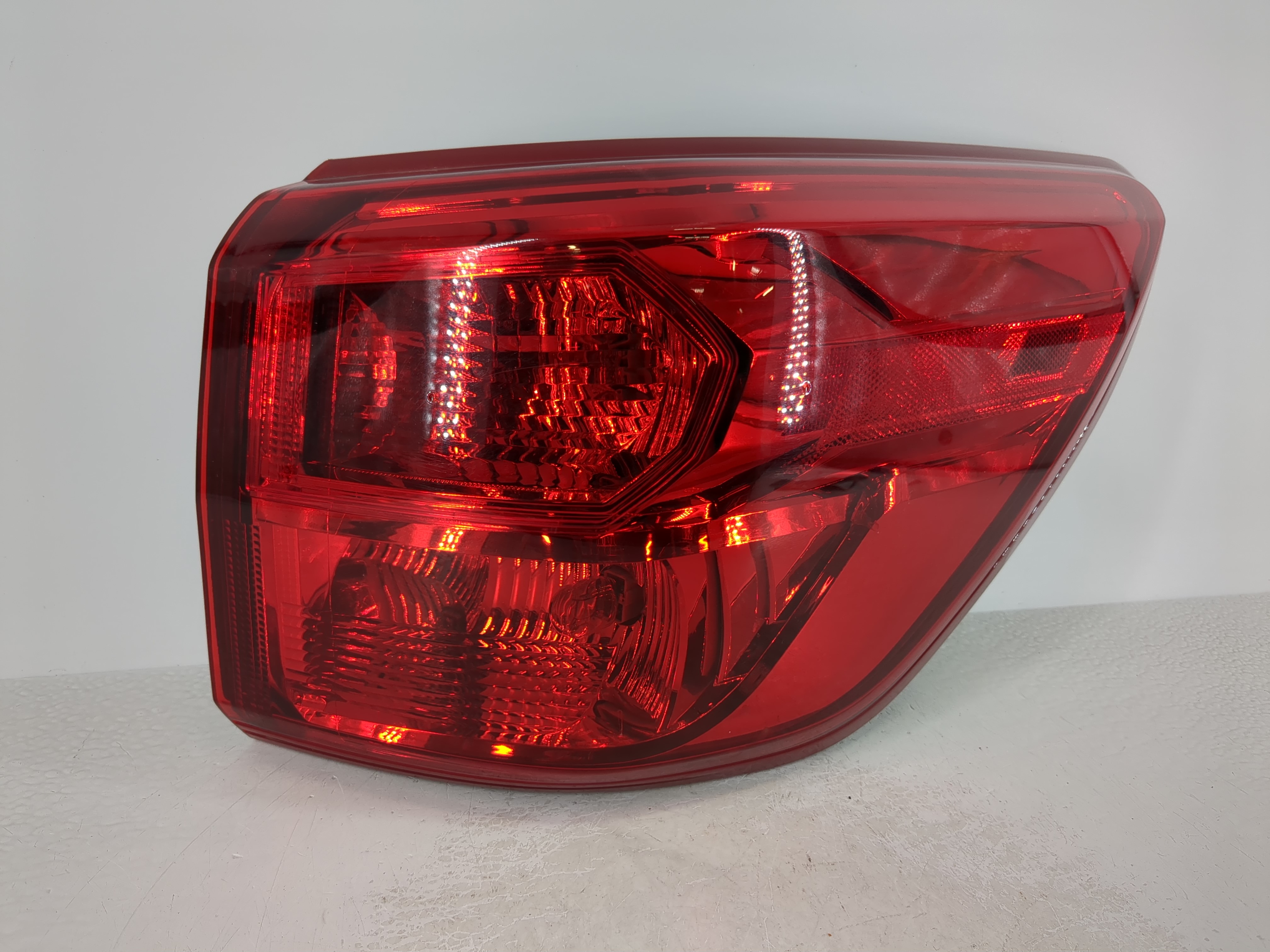 2017 Nissan Pathfinder Passenger Right Side Tail Light Taillight Oem 1108775 - Oemusedautoparts1.com