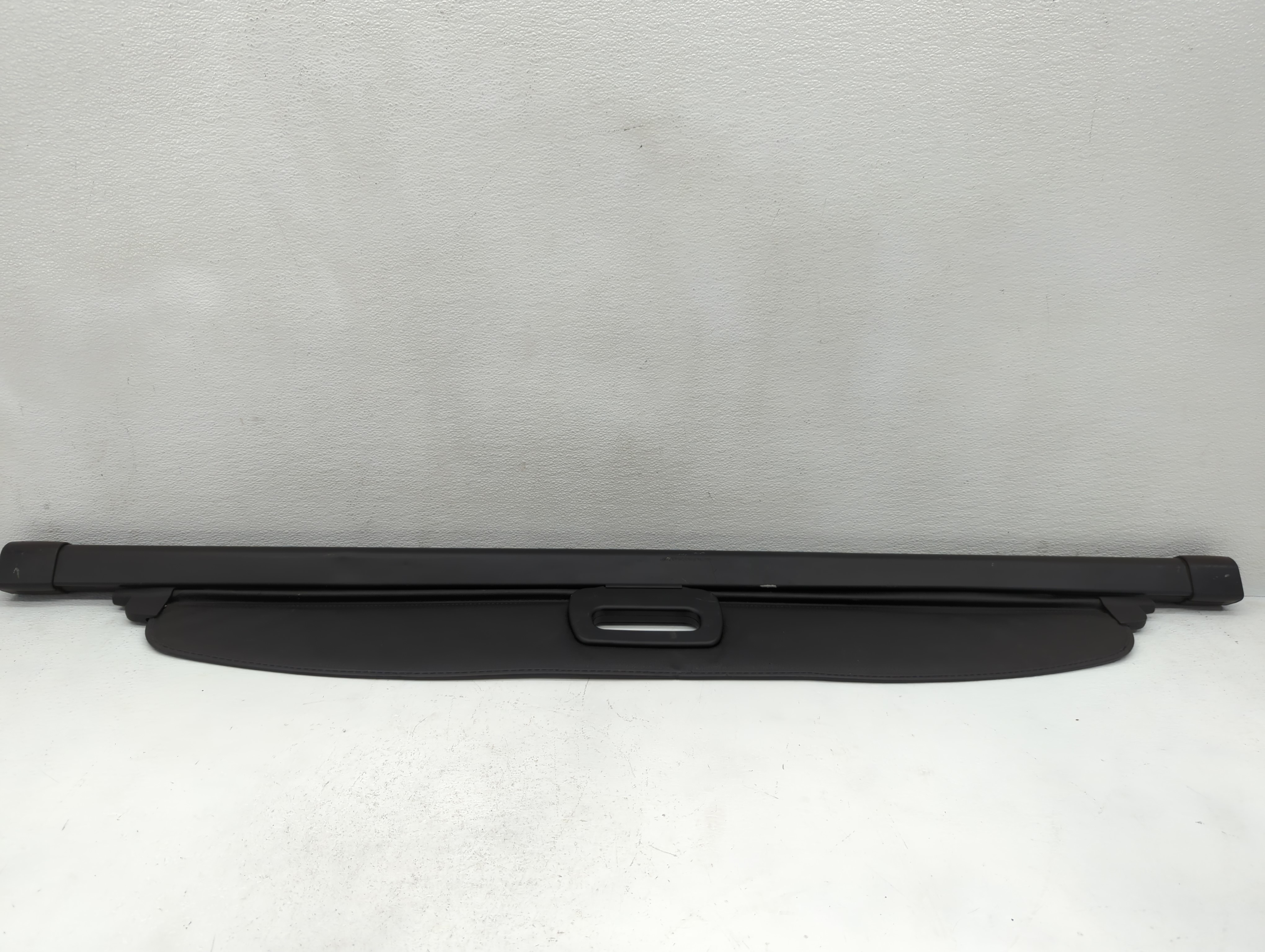 2015 Jeep Grand Cherokee Rear Cargo Cover Storage Retractable Shade 1108788 - Oemusedautoparts1.com
