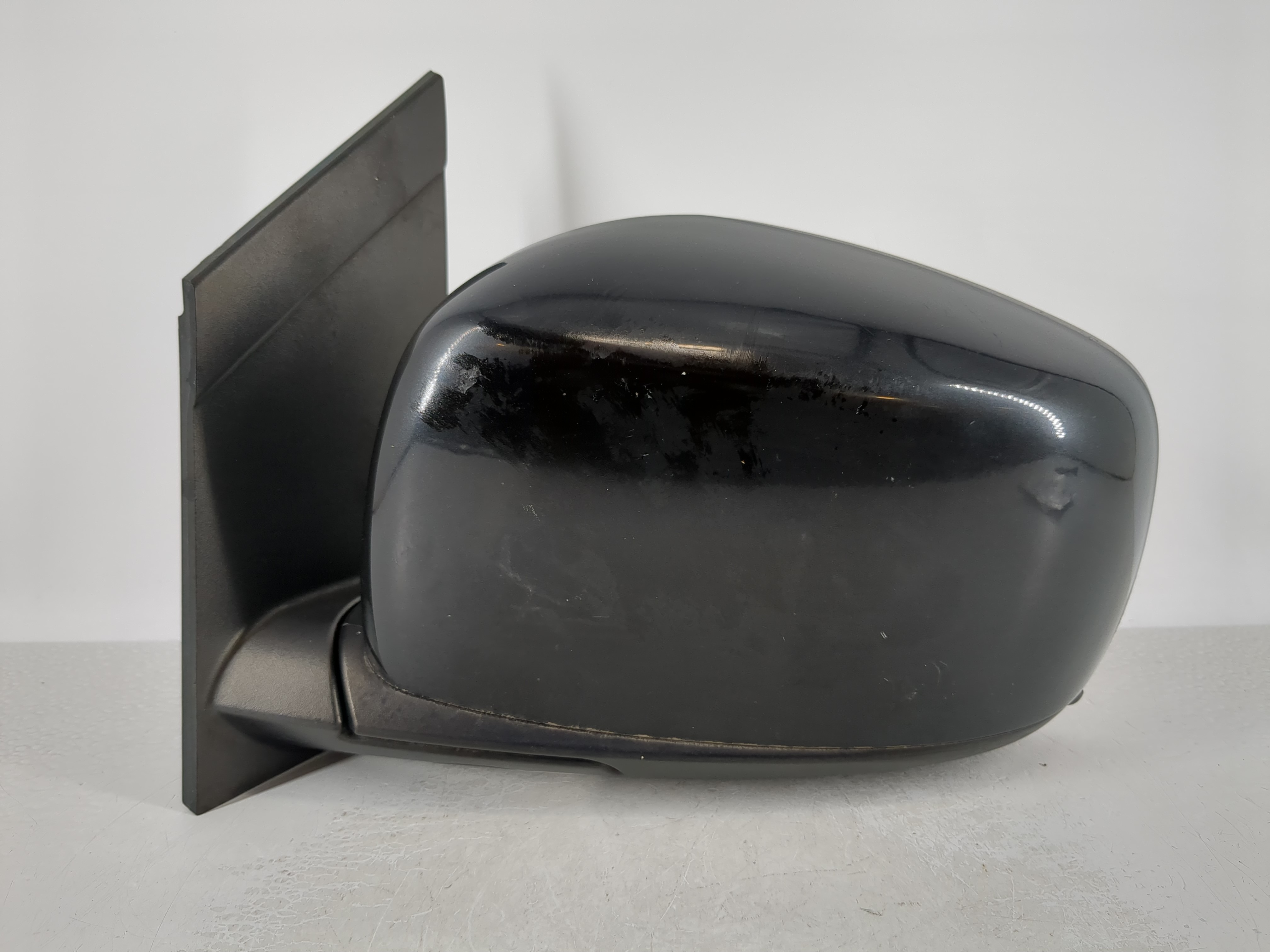 2011 Chrysler Town & Country Driver Left Side View Power Door Mirror 1108792 - Oemusedautoparts1.com