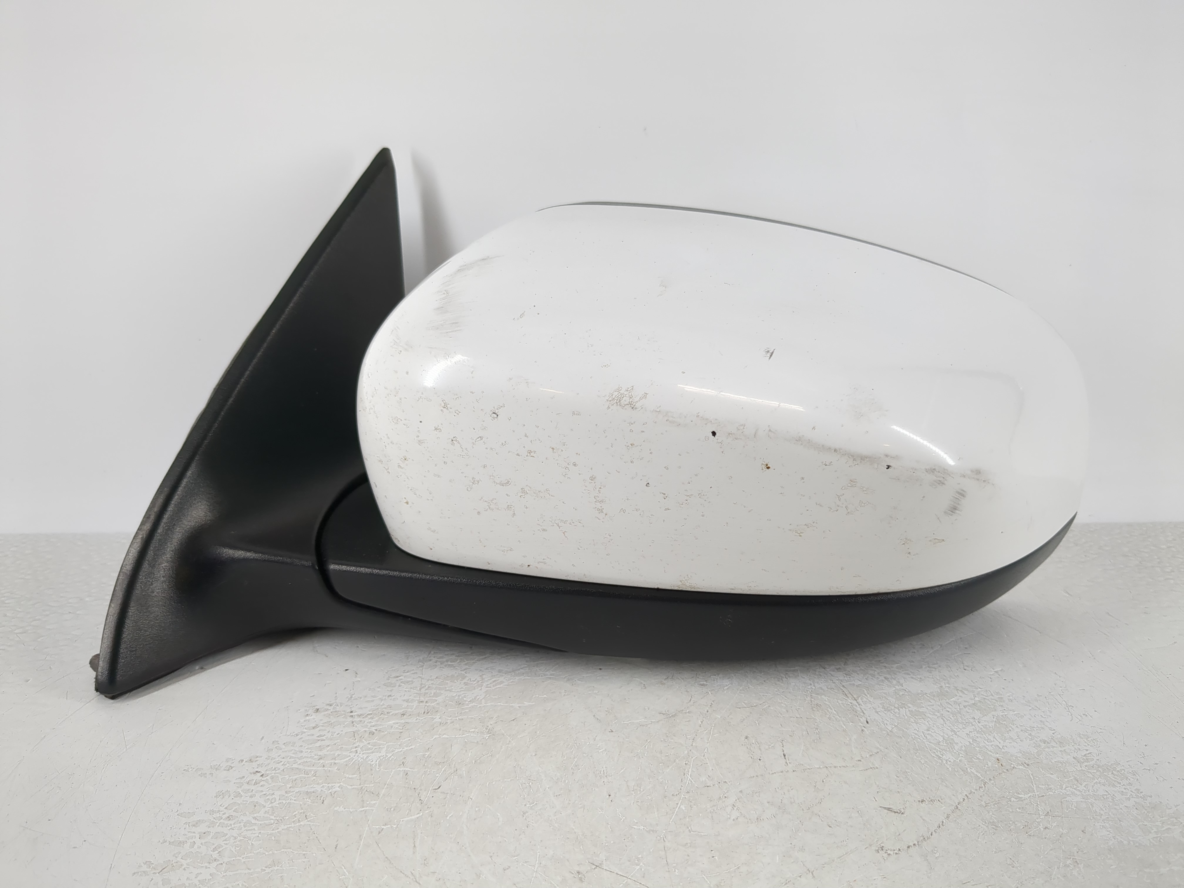 2014-2021 Jeep Cherokee Driver Left Side View Power Door Mirror White 1108797 - Oemusedautoparts1.com