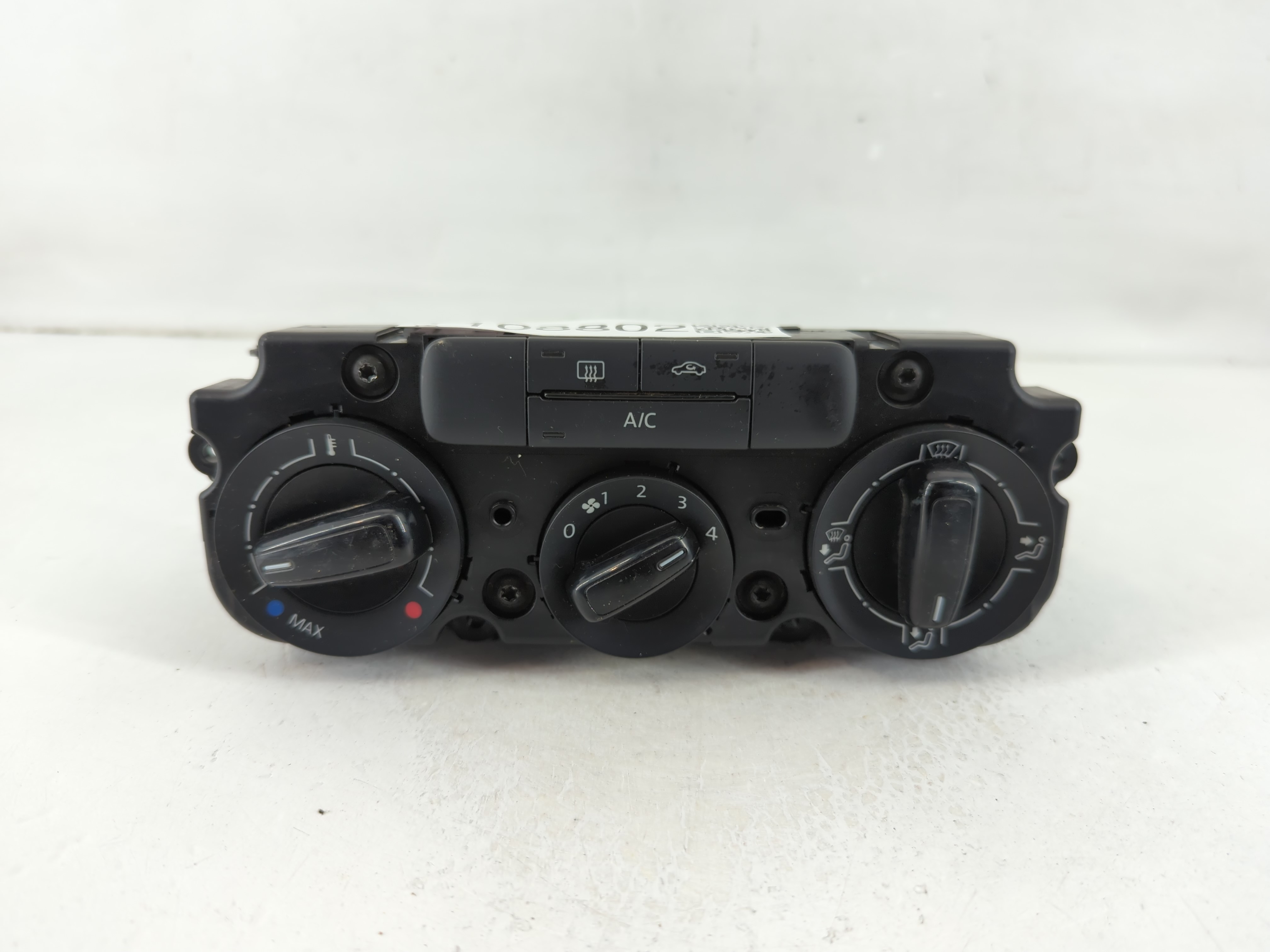 2015-2017 Volkswagen Jetta Ac Heater Climate Control 90151-903 1108802 - Oemusedautoparts1.com