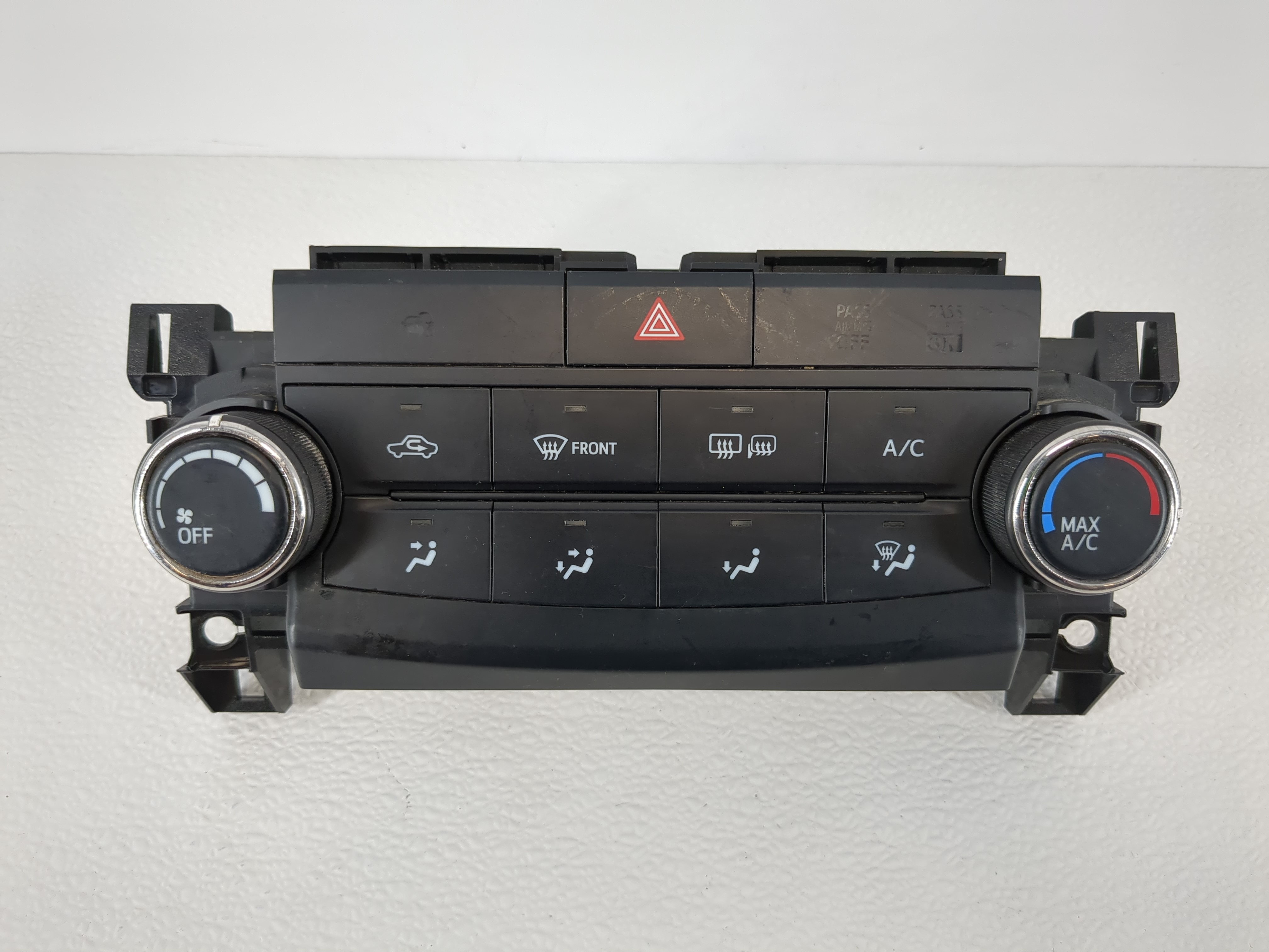 2015-2017 Toyota Camry Ac Heater Climate Control 55900-06320 1108832 - Oemusedautoparts1.com