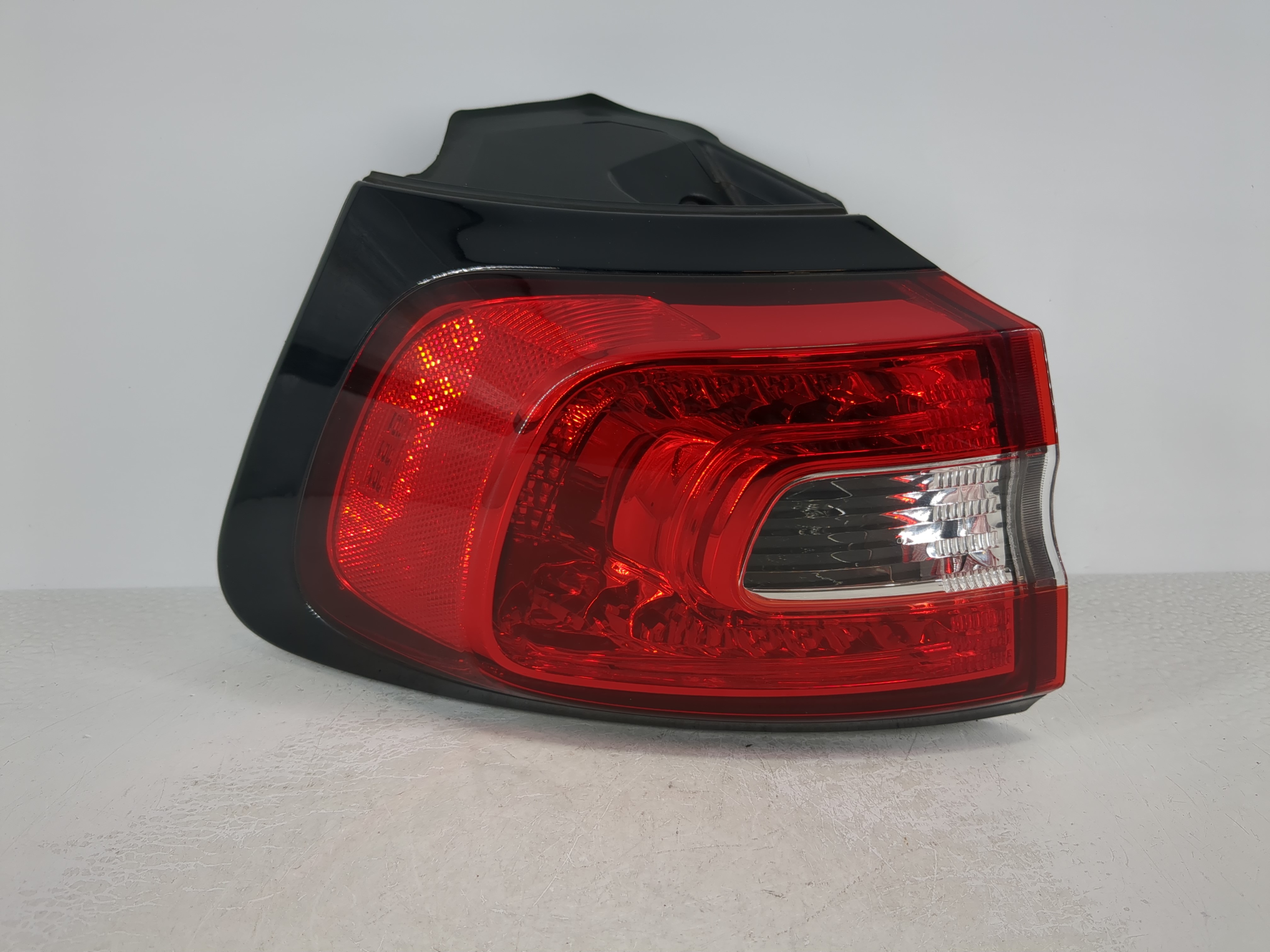 2014-2018 Jeep Cherokee Driver Left Side Tail Light Taillight Oem 1108839 - Oemusedautoparts1.com