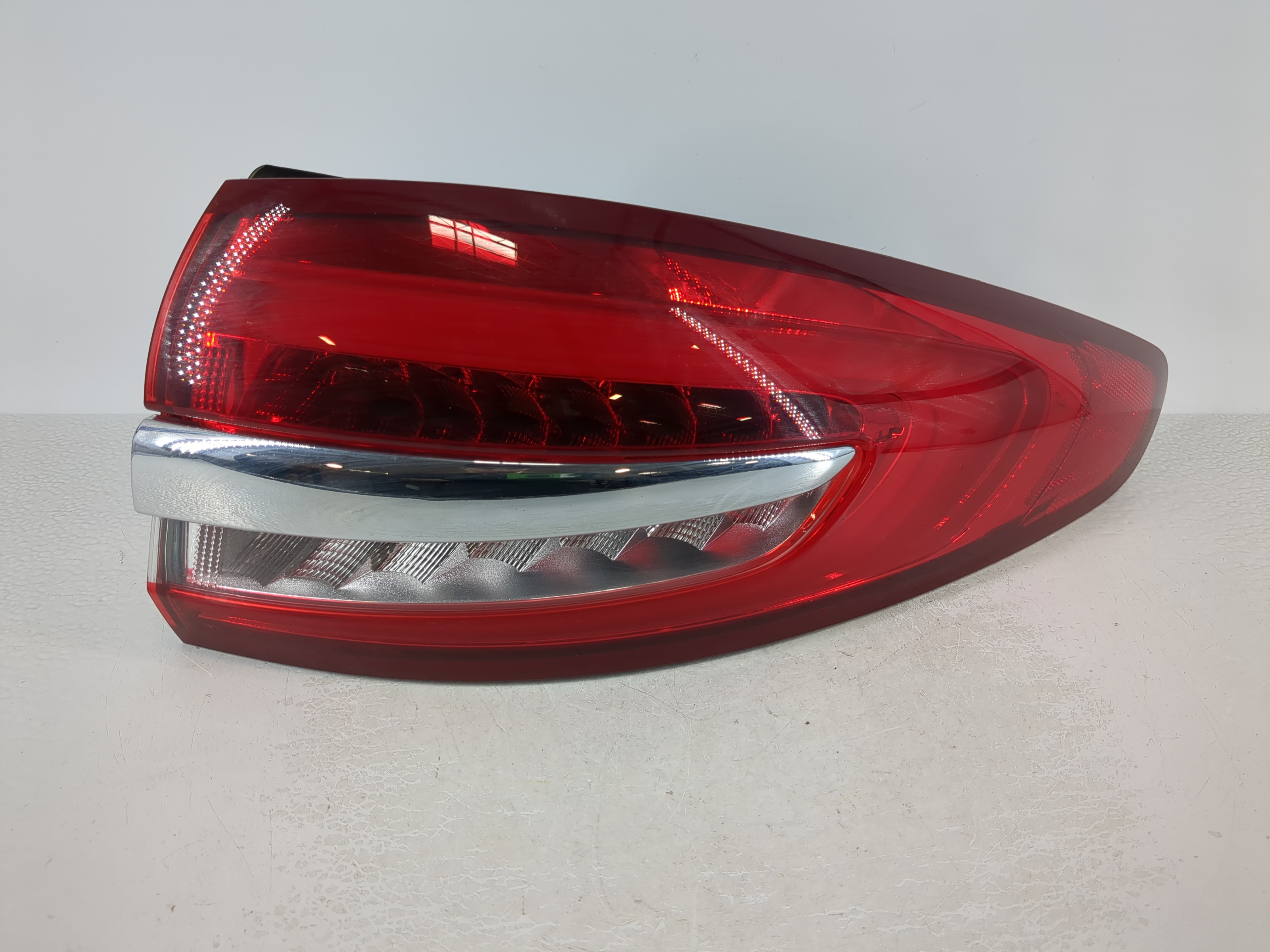 2017-2020 Ford Fusion Passenger Right Side Tail Light Taillight Oem 1108842 - Oemusedautoparts1.com