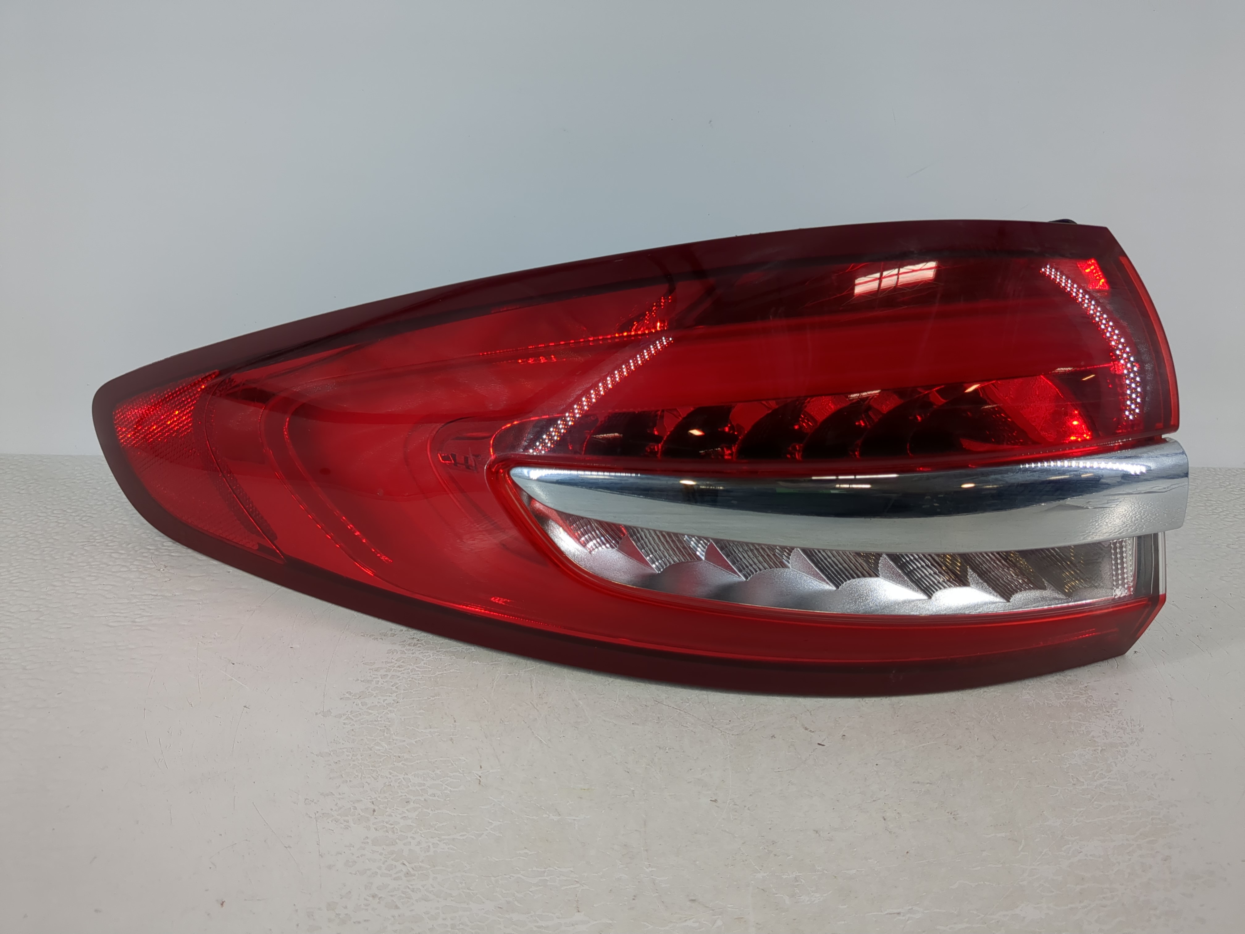 2017-2020 Ford Fusion Driver Left Side Tail Light Taillight Oem 1108843 - Oemusedautoparts1.com