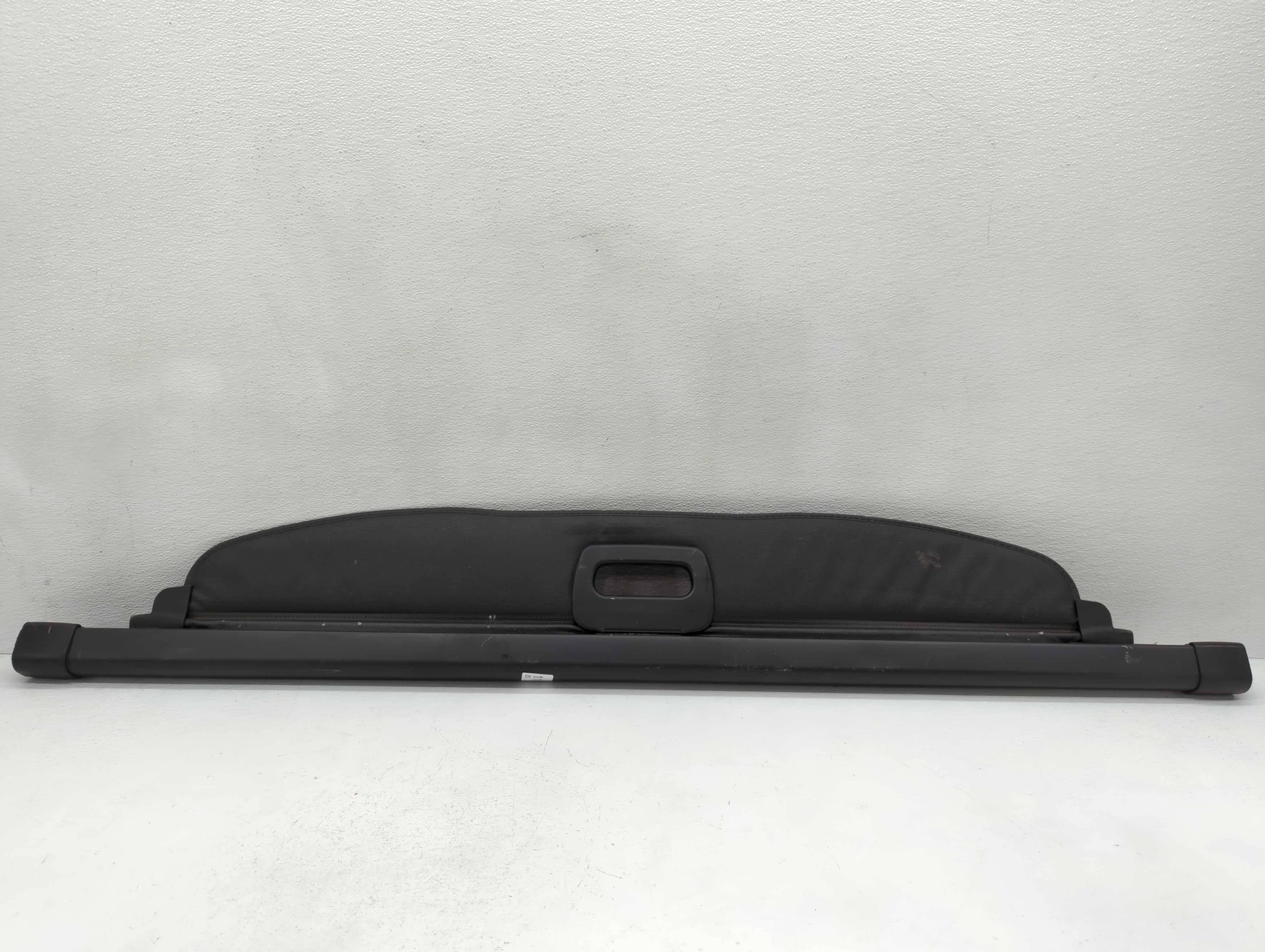 2015 Jeep Grand Cherokee Rear Cargo Cover Storage Retractable Shade 1108880 - Oemusedautoparts1.com