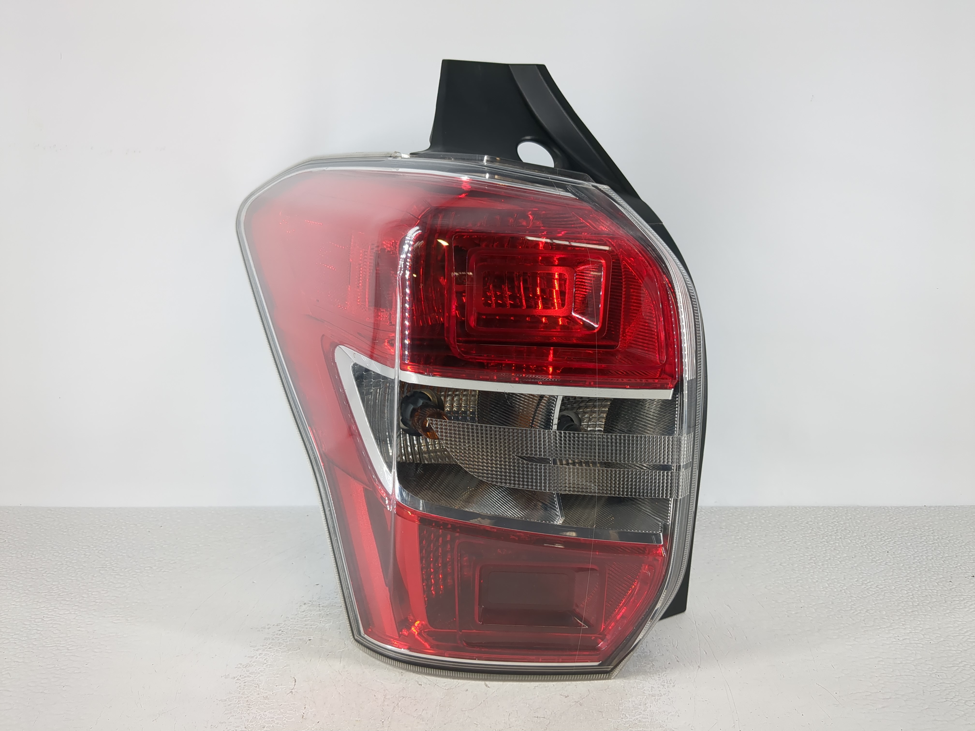 2015 Subaru Forester Driver Left Side Tail Light Taillight Oem 1108889 - Oemusedautoparts1.com