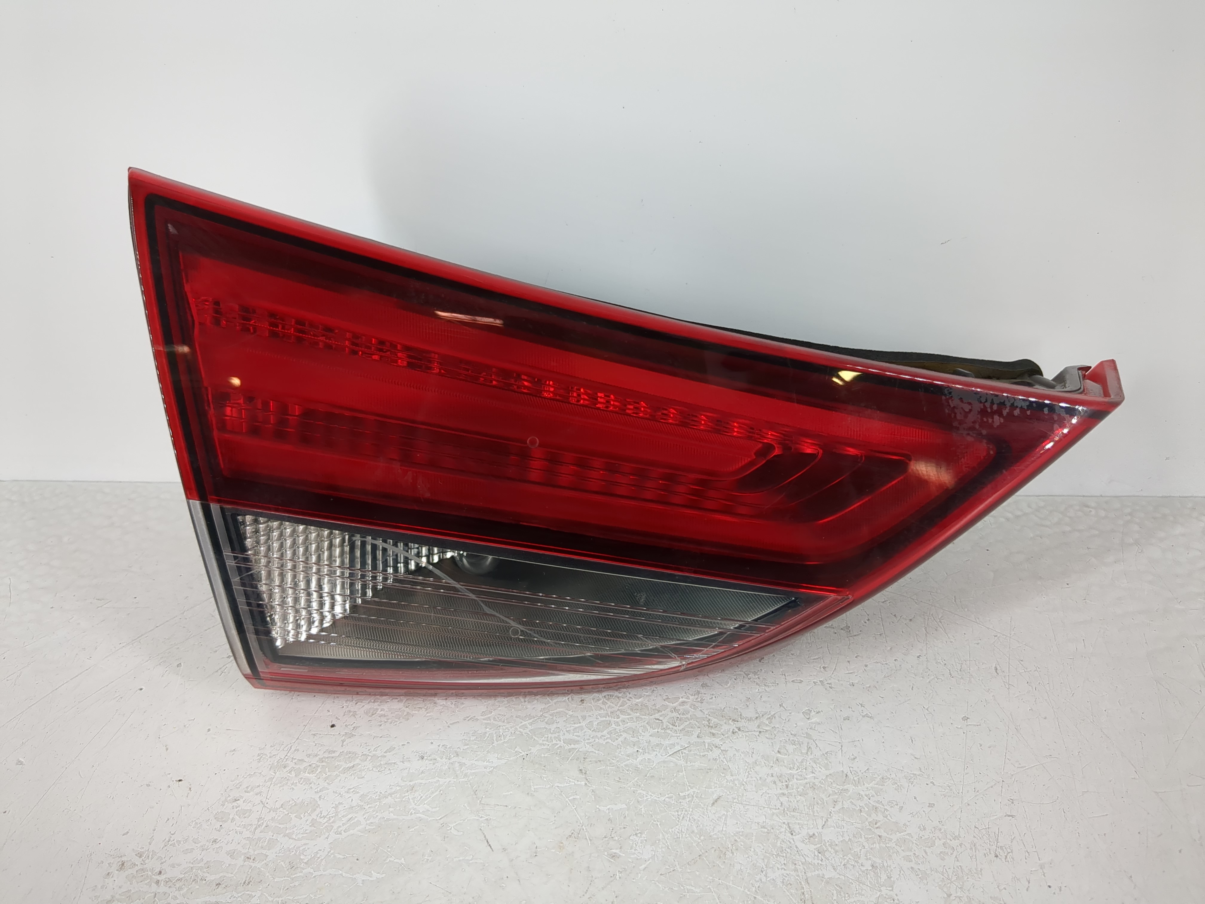 2014-2016 Hyundai Elantra Driver Left Side Tail Light Taillight Oem 1108891 - Oemusedautoparts1.com