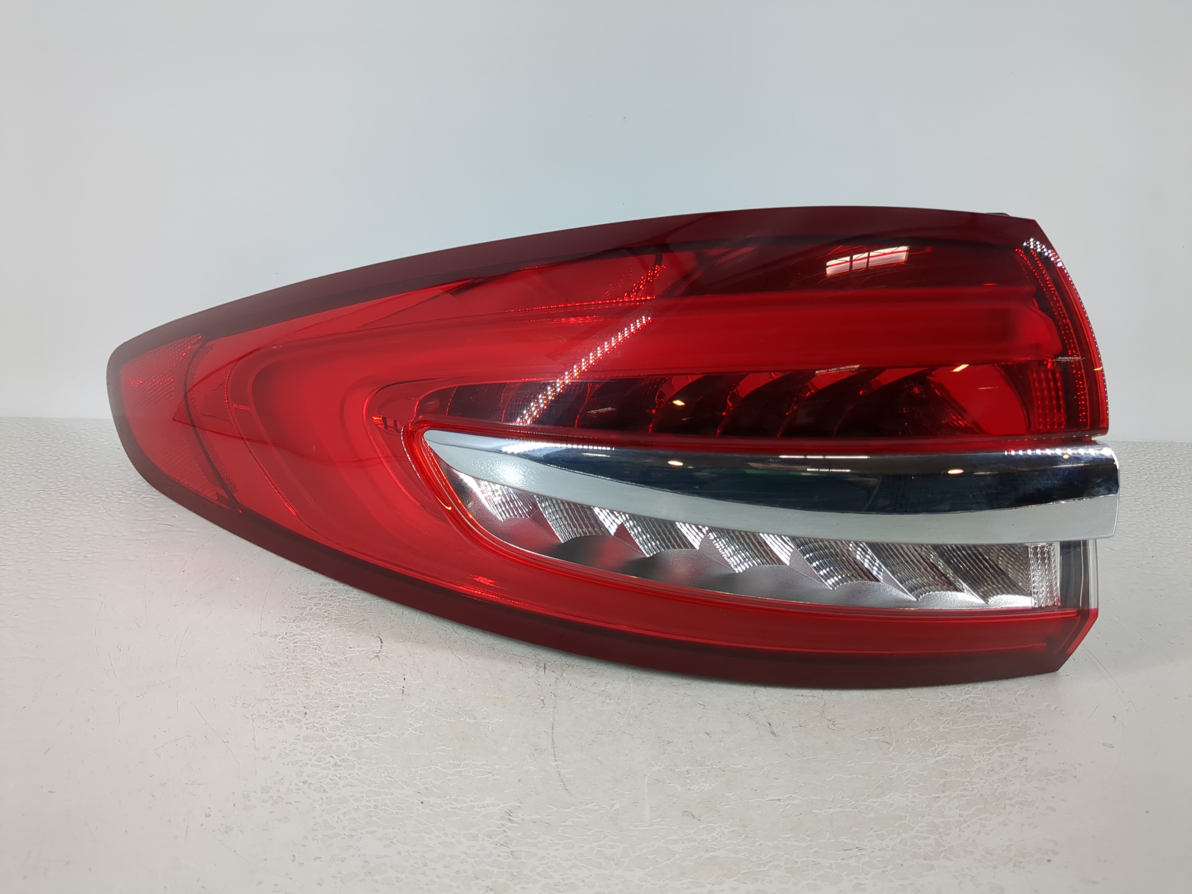 2017-2020 Ford Fusion Driver Left Side Tail Light Taillight Oem 1108893 - Oemusedautoparts1.com