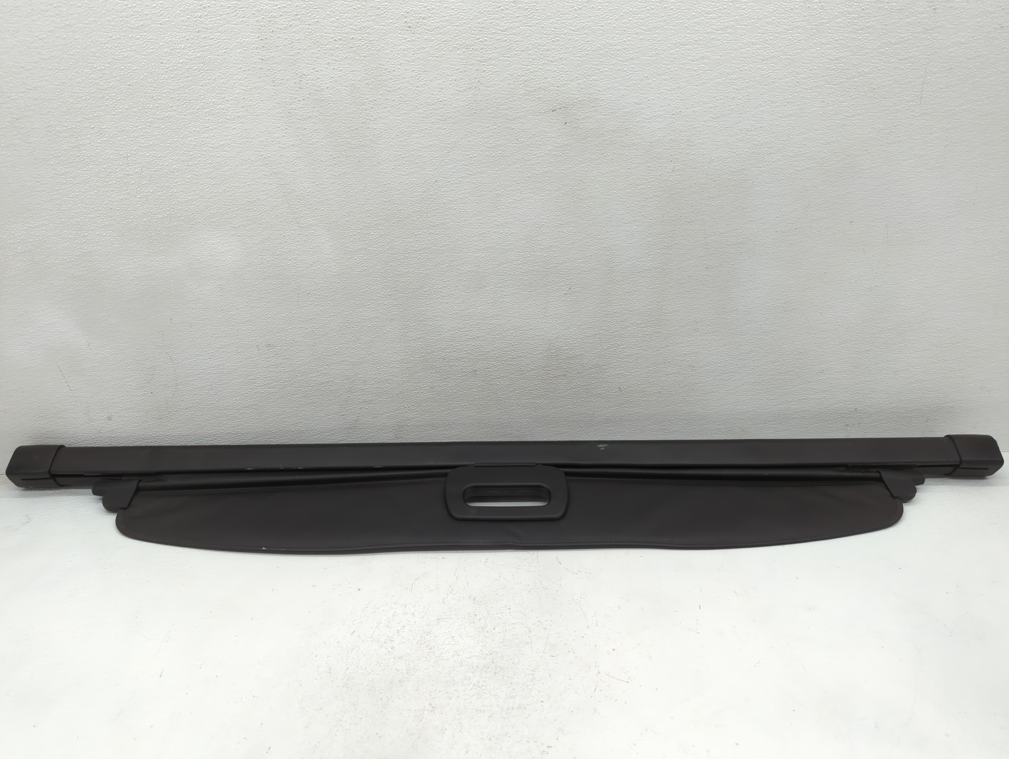 2014 Jeep Grand Cherokee Rear Cargo Cover Storage Retractable Shade 1108894 - Oemusedautoparts1.com