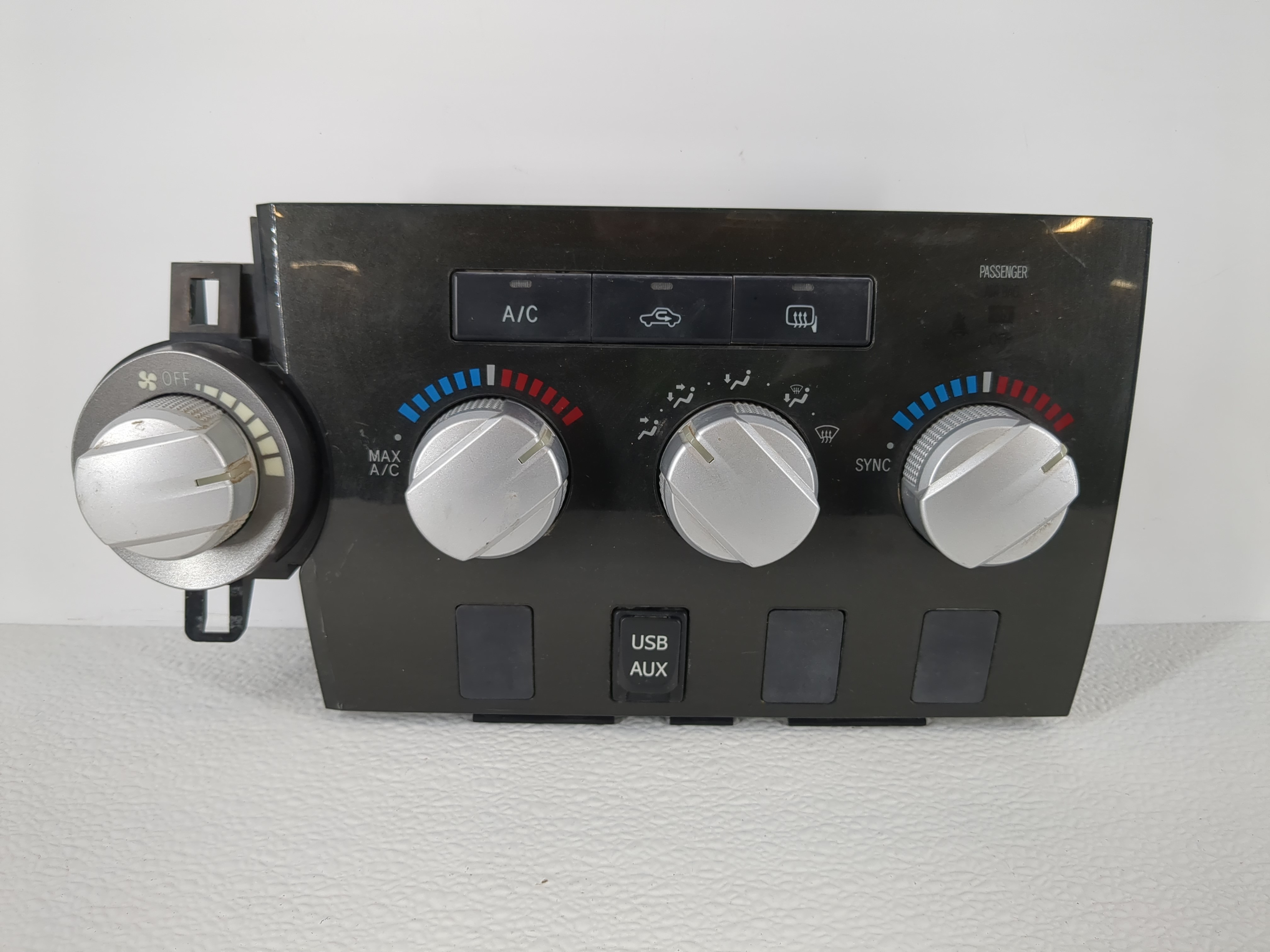 2010-2013 Toyota Tundra Ac Heater Climate Control Temperature Oem 1108897 - Oemusedautoparts1.com