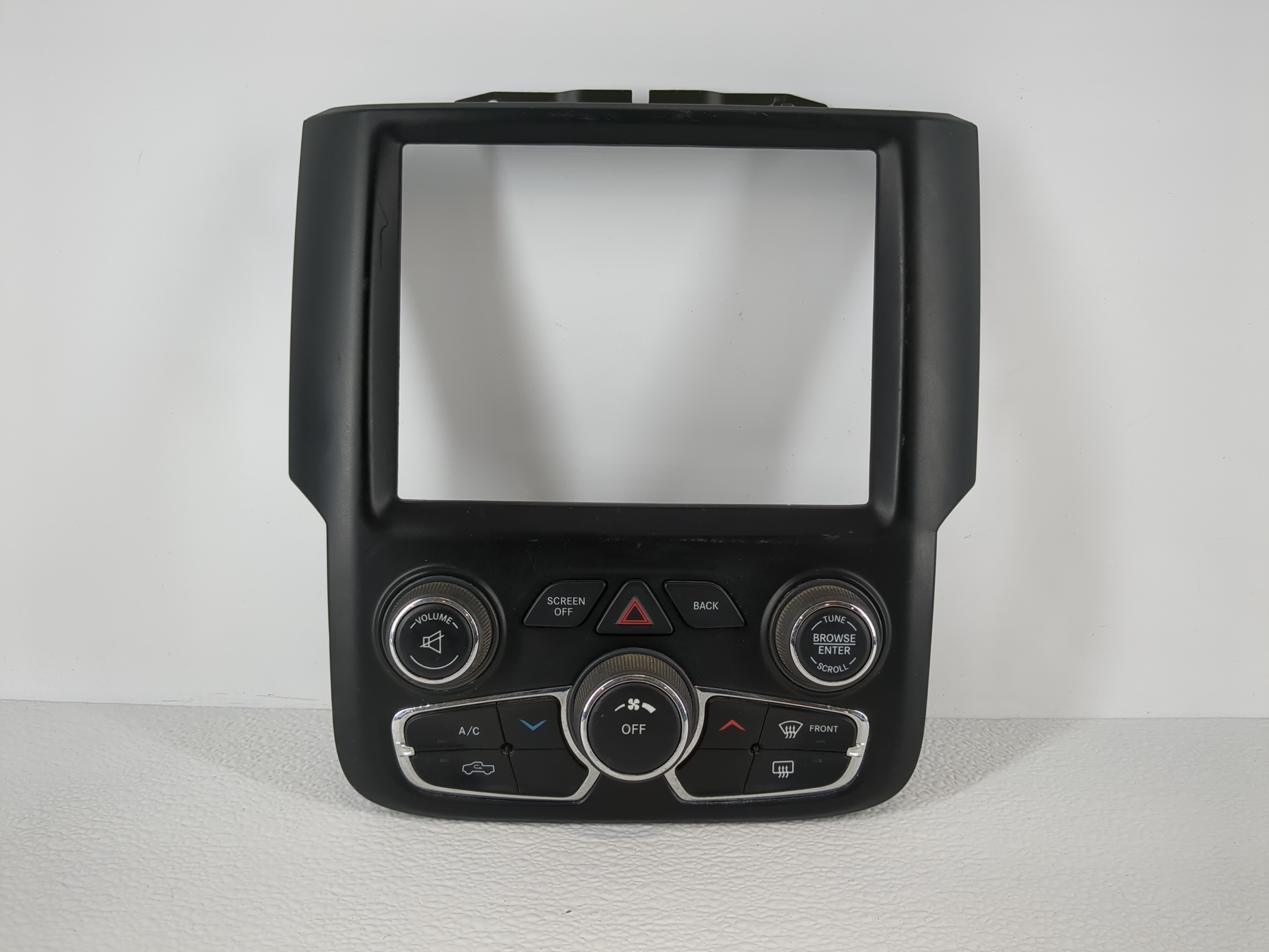 2015 Dodge Ram 2500 Ac Heater Climate Control 1uj96dx9af 1108900 - Oemusedautoparts1.com