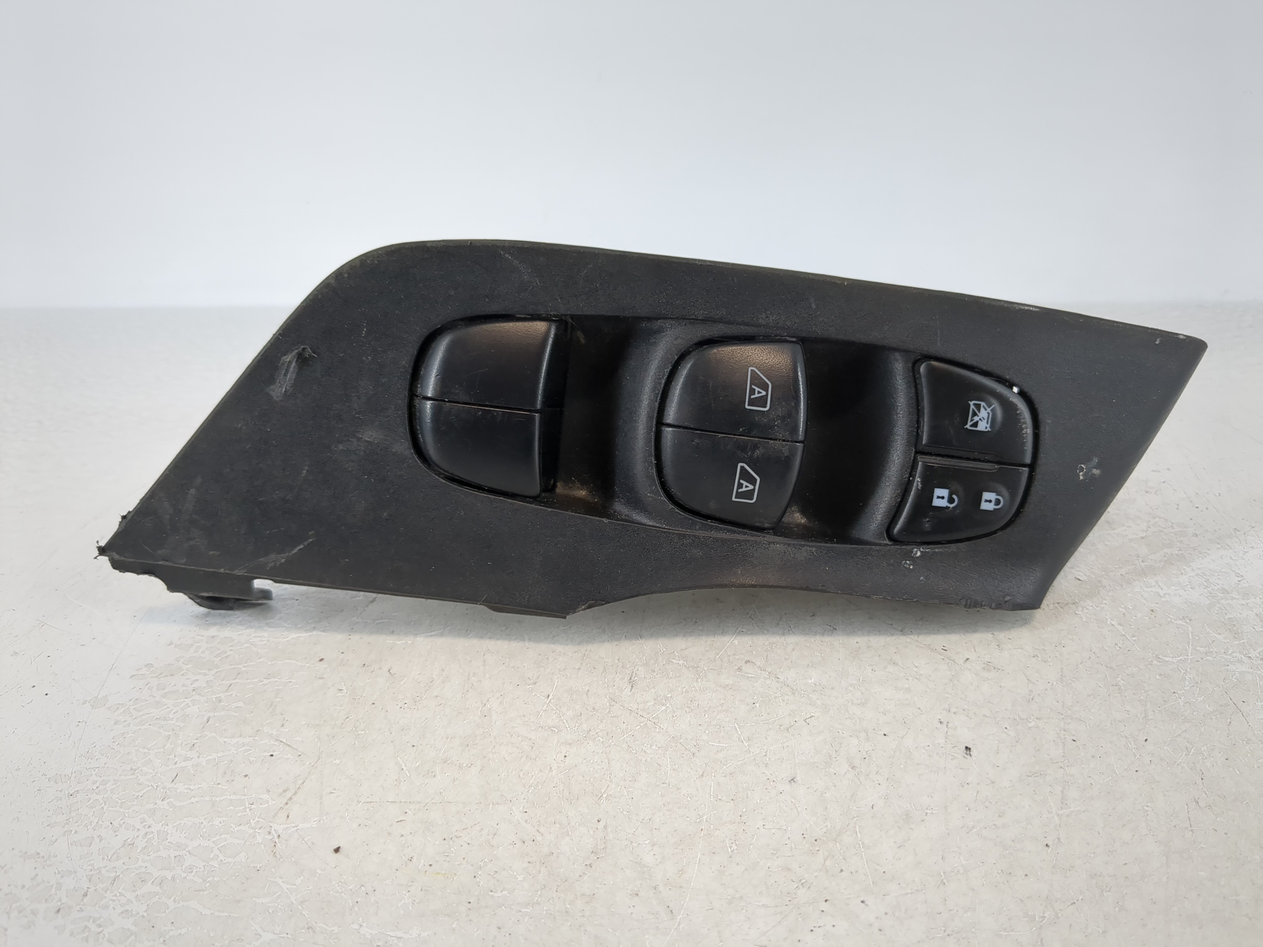 2013-2018 Nissan Altima Driver Left Door Master Power Window Switch 1108922 - Oemusedautoparts1.com