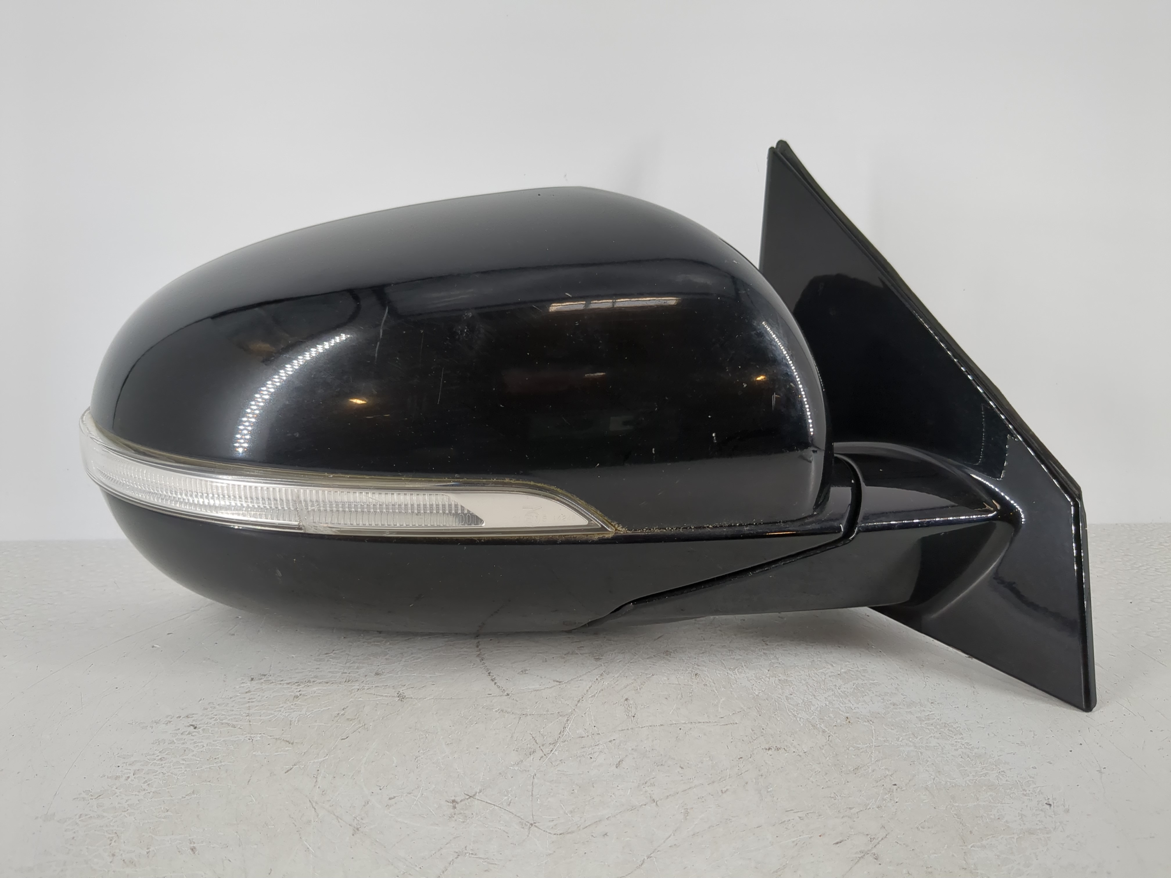 2016-2020 Kia Sorento Passenger Right Side View Power Door Mirror Black 1108926 - Oemusedautoparts1.com