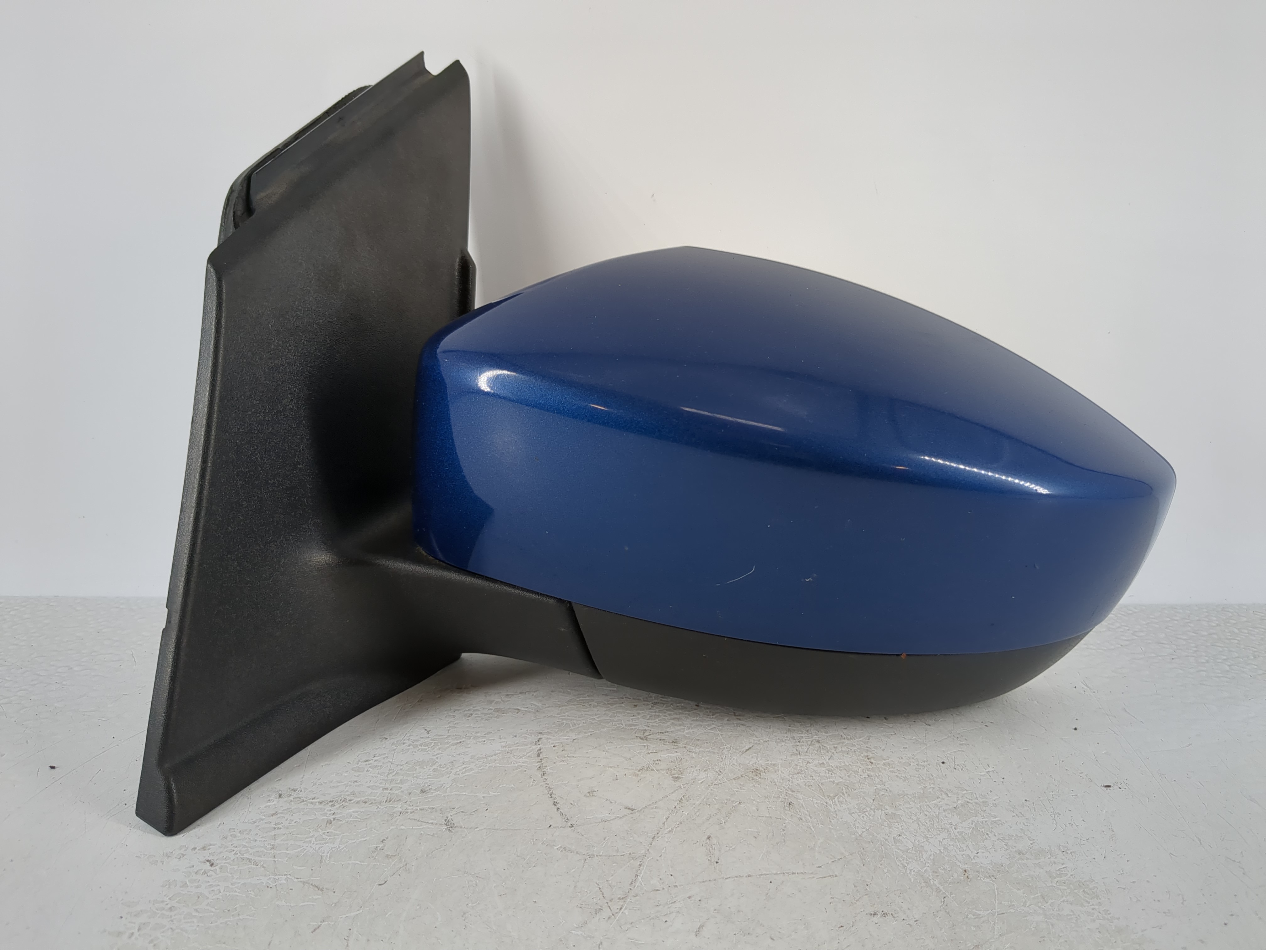 2017-2019 Ford Escape Driver Left Side View Power Door Mirror Blue 1108930 - Oemusedautoparts1.com