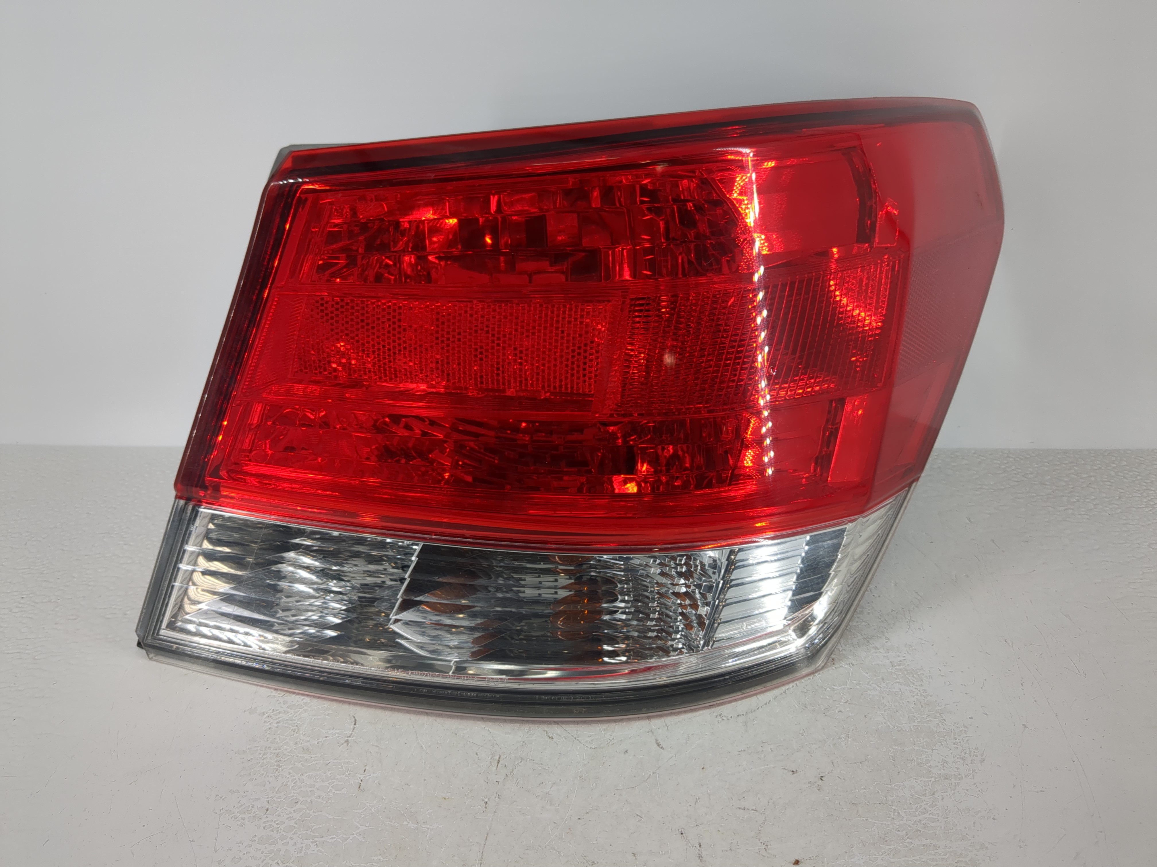 2010-2014 Subaru Legacy Passenger Right Side Tail Light Taillight Oem 1108941 - Oemusedautoparts1.com