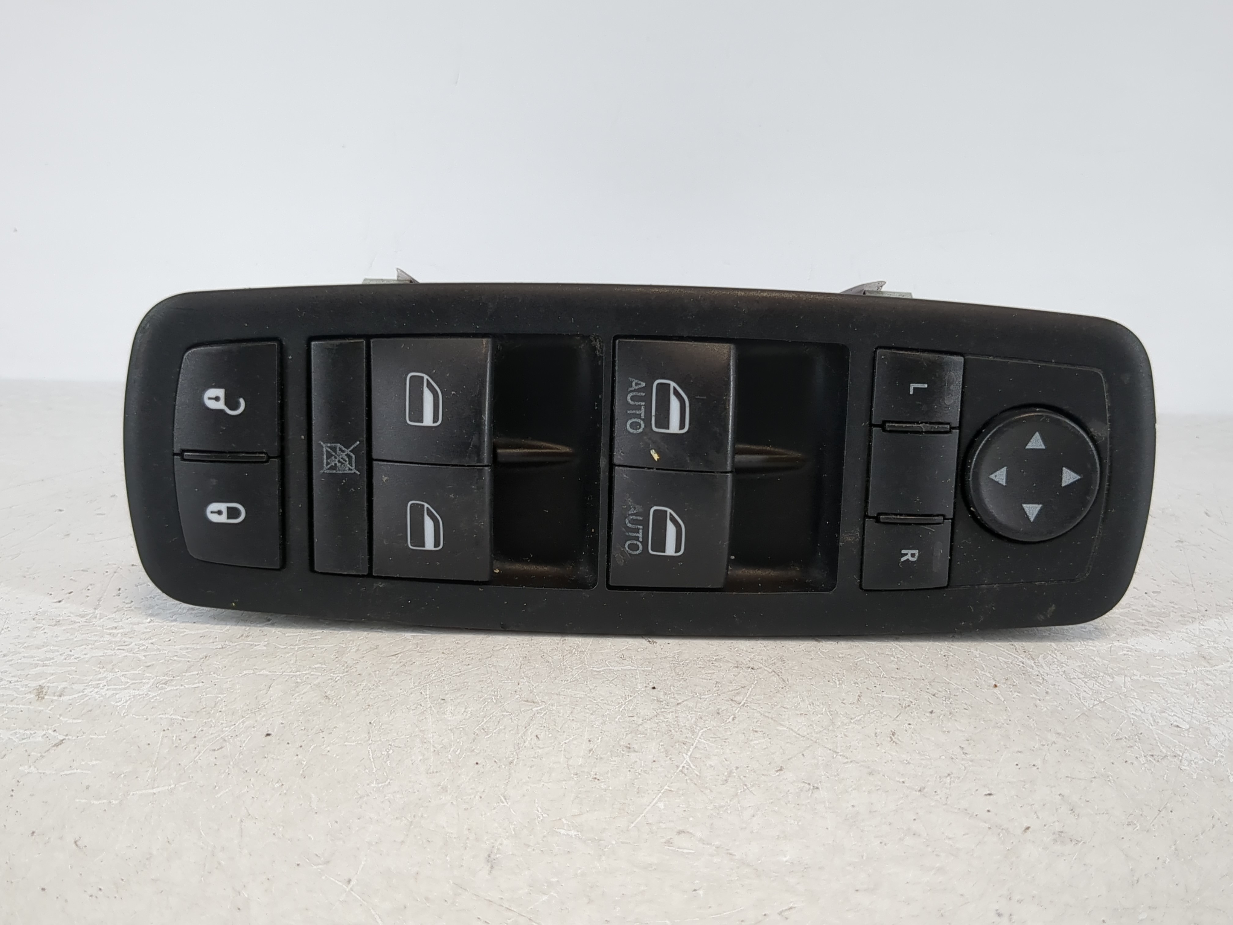 2008 Chrysler Town & Country Driver Left Door Master Power Window Switch 1108943 - Oemusedautoparts1.com